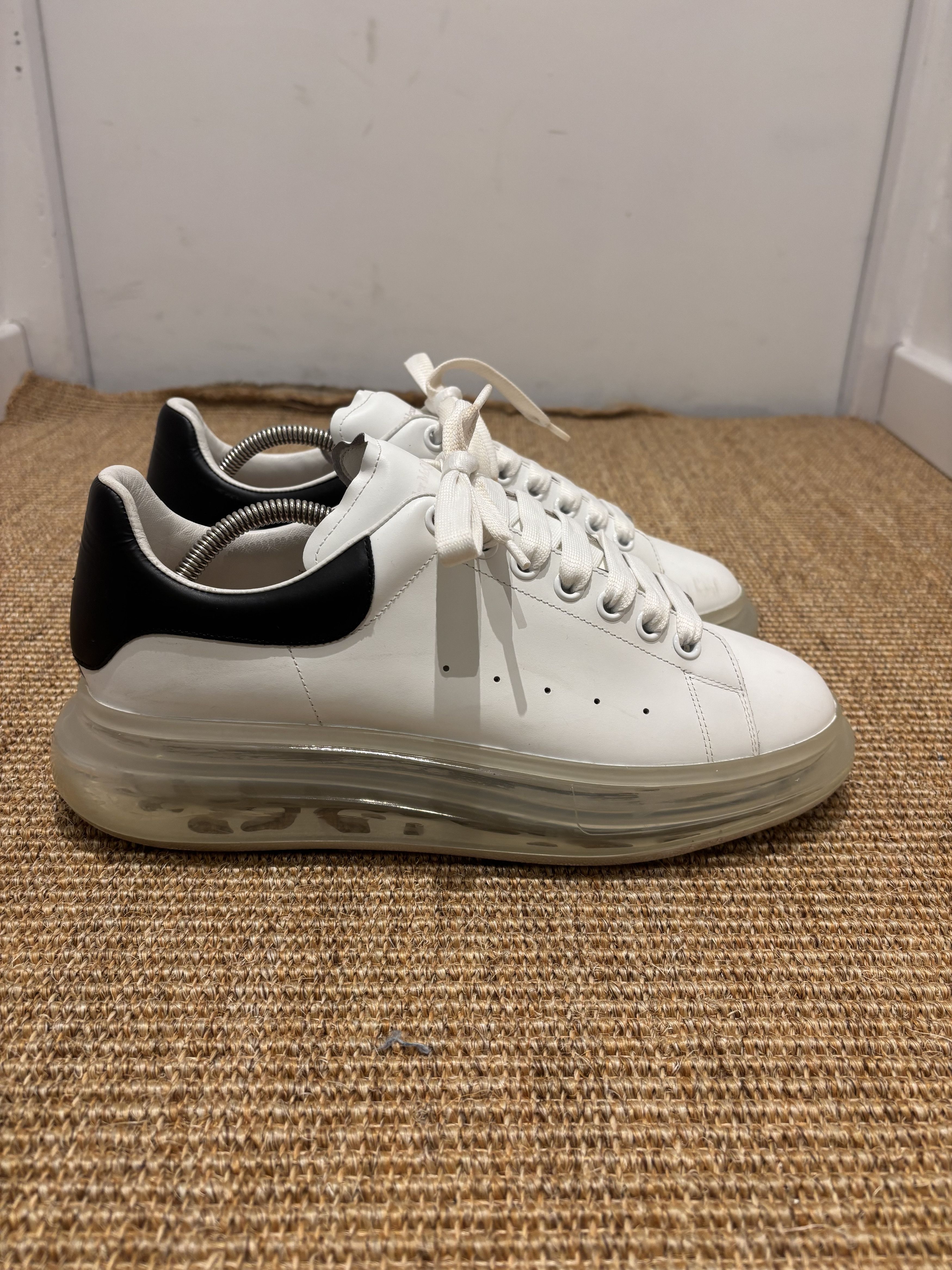 Alexander McQueen Basket de luxe Alexander McQueen oversize blanc et bleu Size US 10.5 / EU 43-44 - 6 Thumbnail