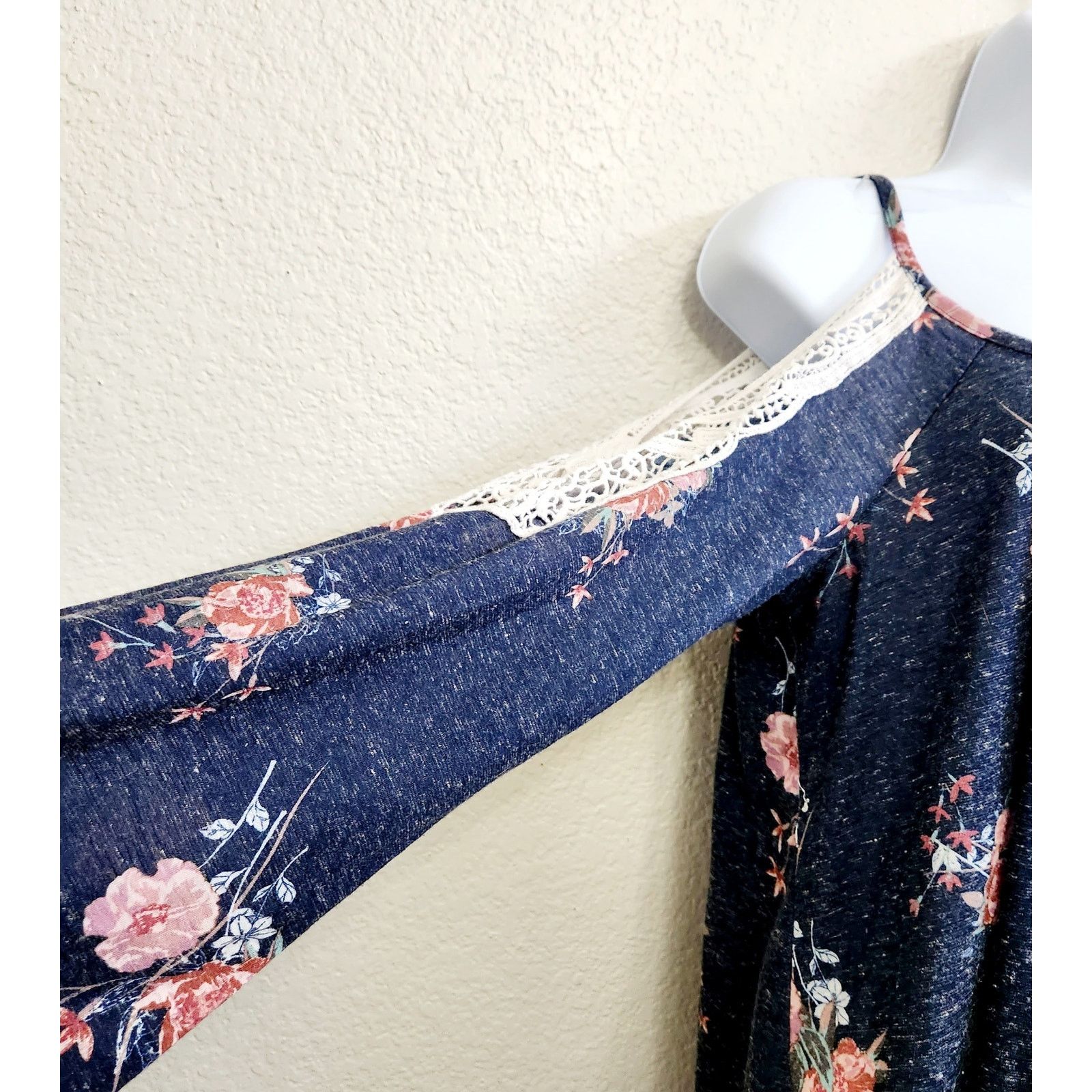 Other Rewind Blue Floral Print Cold Shoulder Top Large Size L / US 10 / IT 46 - 2 Thumbnail