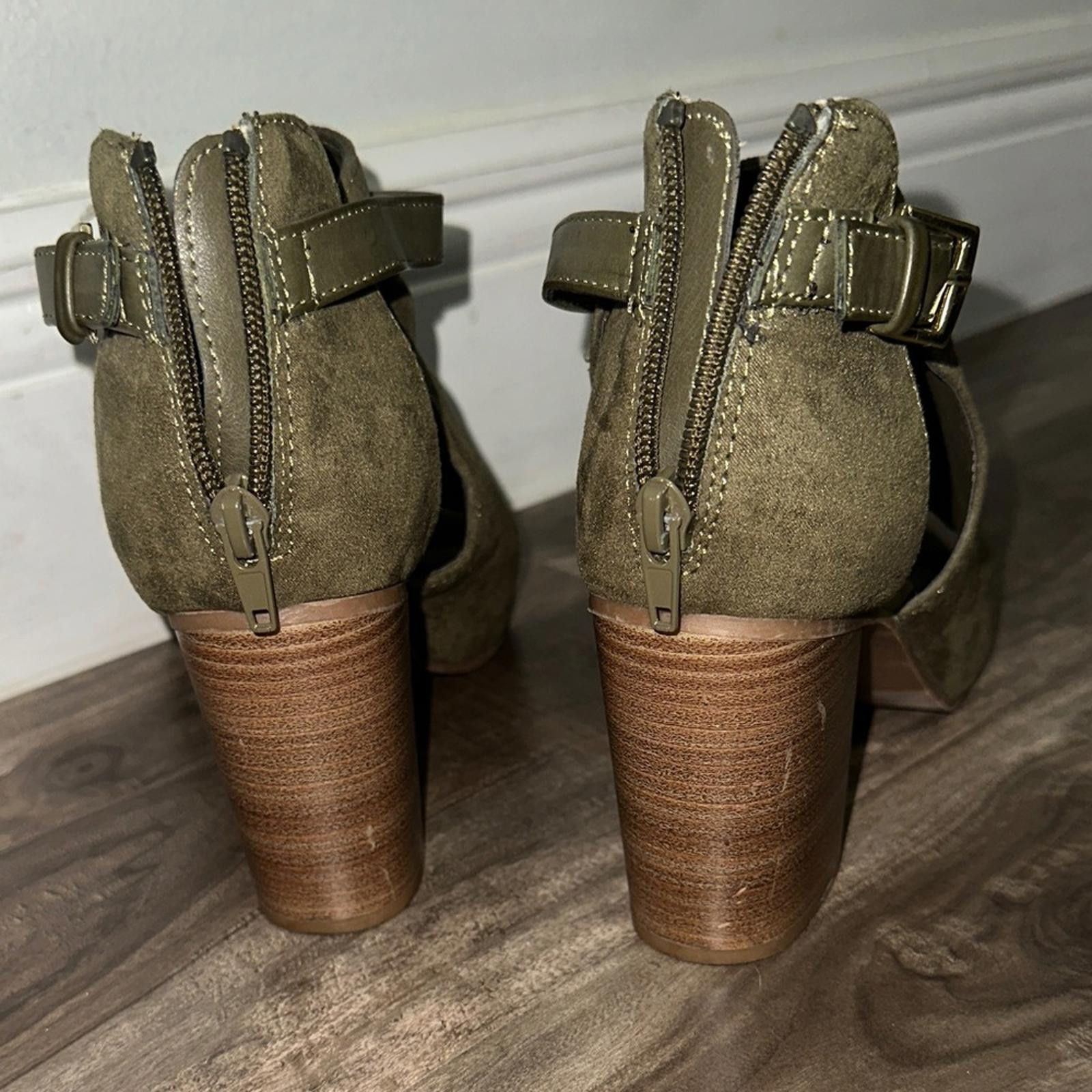 Designer Reaction Kenneth Cole Olive Suede Heeled Boots Size US 7 / IT 37 - 3 Thumbnail