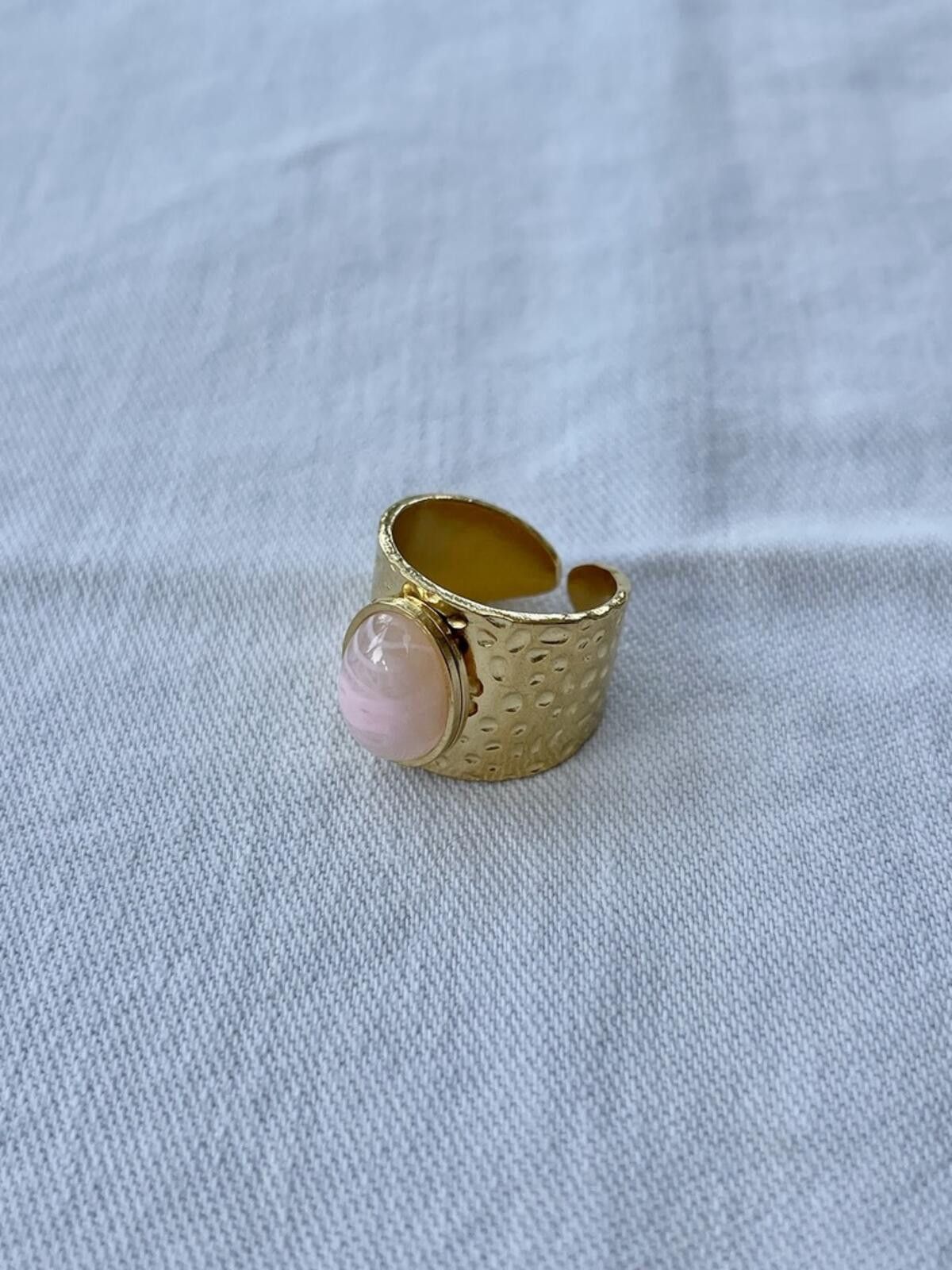 Other Gold plated pink oval gemstone statement vintage style ring Size ONE SIZE - 2 Thumbnail