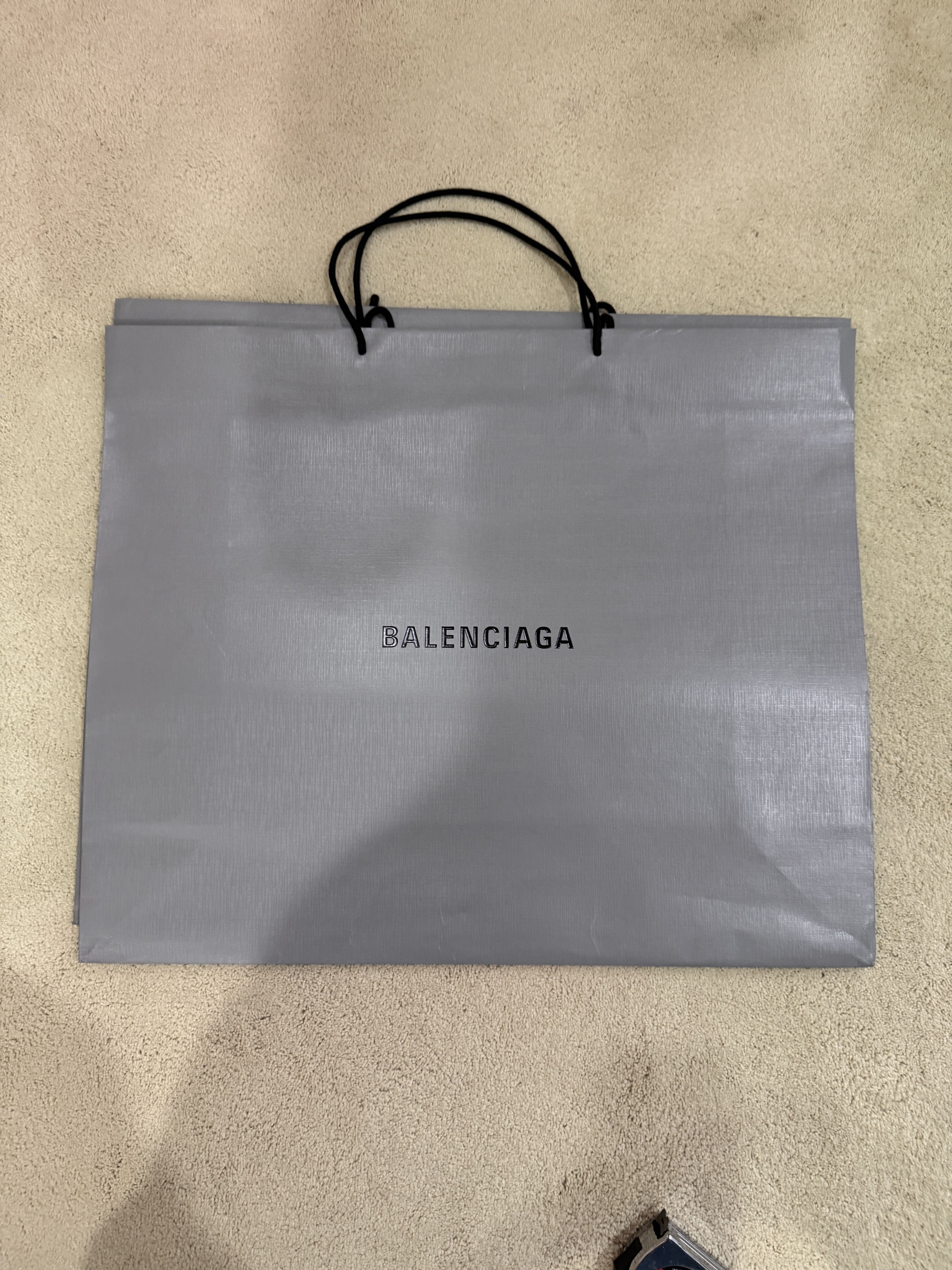 Balenciaga Large New Authentic Balenciaga Grey Gift Paper Shopping Bag Size ONE SIZE - 7 Thumbnail