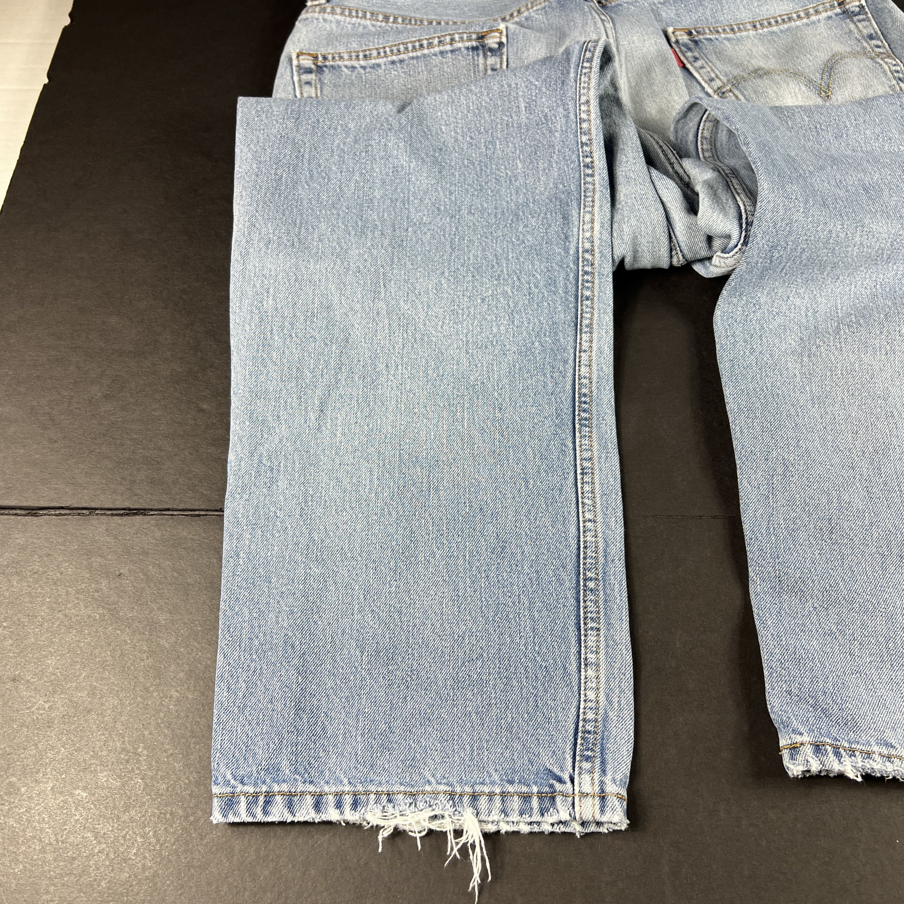 Y2K Levi's Jeans 550 Relaxed Blue Faded Thrashed Denim