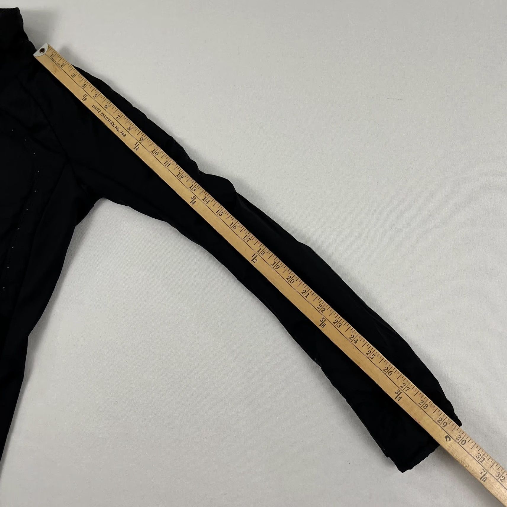 Lululemon Lululemon Run For Cold Jacket Women Sz 6 Black Primaloft Full Zip Pockets Thumbholes Athletic Womens Size M / US 6-8 / IT 42-44 - 6 Thumbnail
