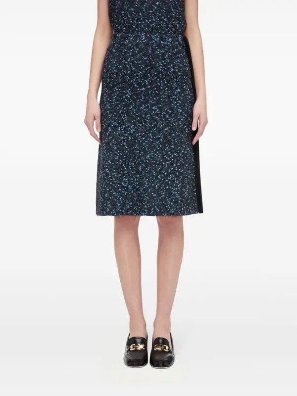 Salvatore Ferragamo o1s1rm0126 Knitted Boucle Skirt in Navy Blue Size 26" / US 2 / IT 38 - 3 Thumbnail