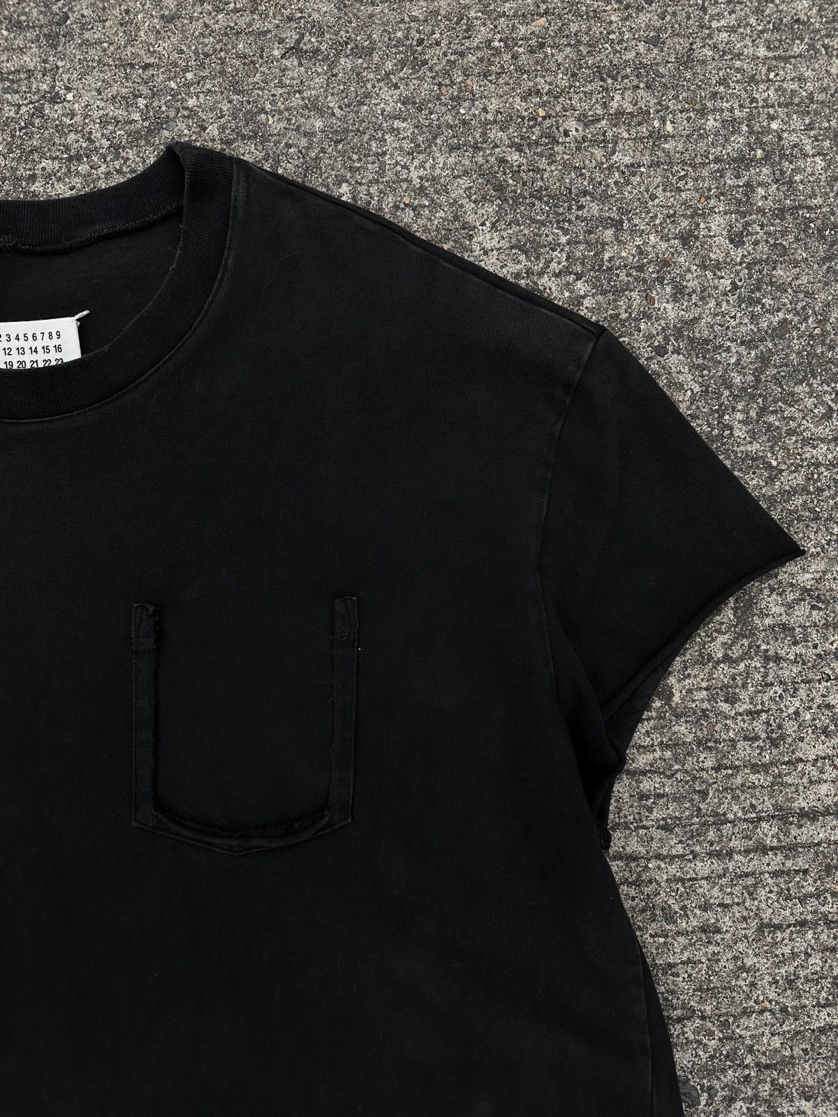 Maison Margiela Maison Margiela FW19 Ripped Pocket Damage Tee Size US L / EU 52-54 / 3 - 5 Thumbnail