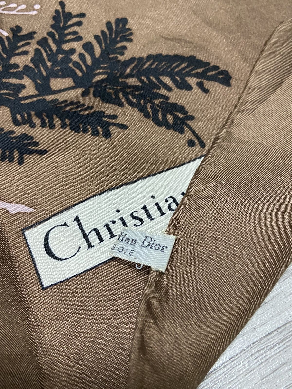 Christian Dior Monsieur Christian Dior flowers 💐 vintage silk floral France scarf Size ONE SIZE - 7 Thumbnail
