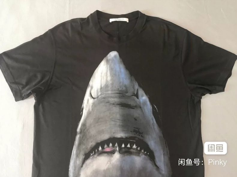 Givenchy Givenchy Shark Short Sleeve T-Shirt Size US M / EU 48-50 / 2 - 6 Thumbnail