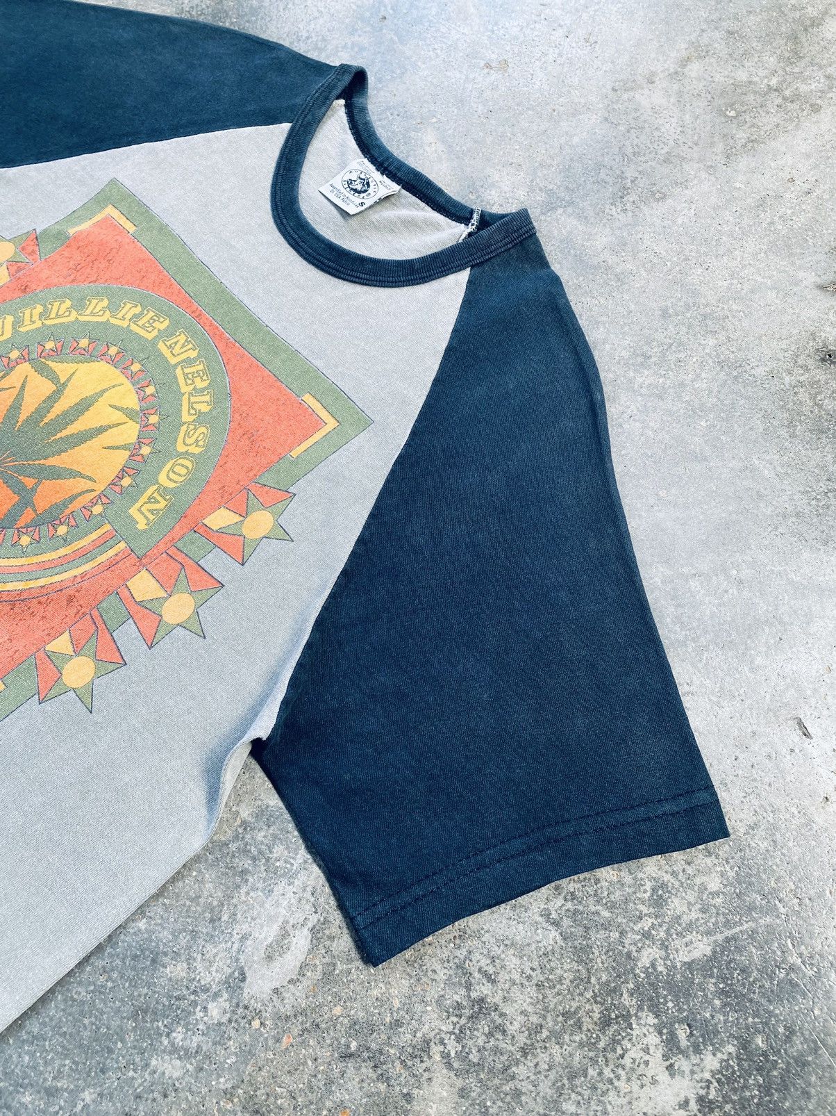 Band Tees Vintage Willie Nelson Band Cannabis Distressed Tees Size US M / EU 48-50 / 2 - 7 Thumbnail