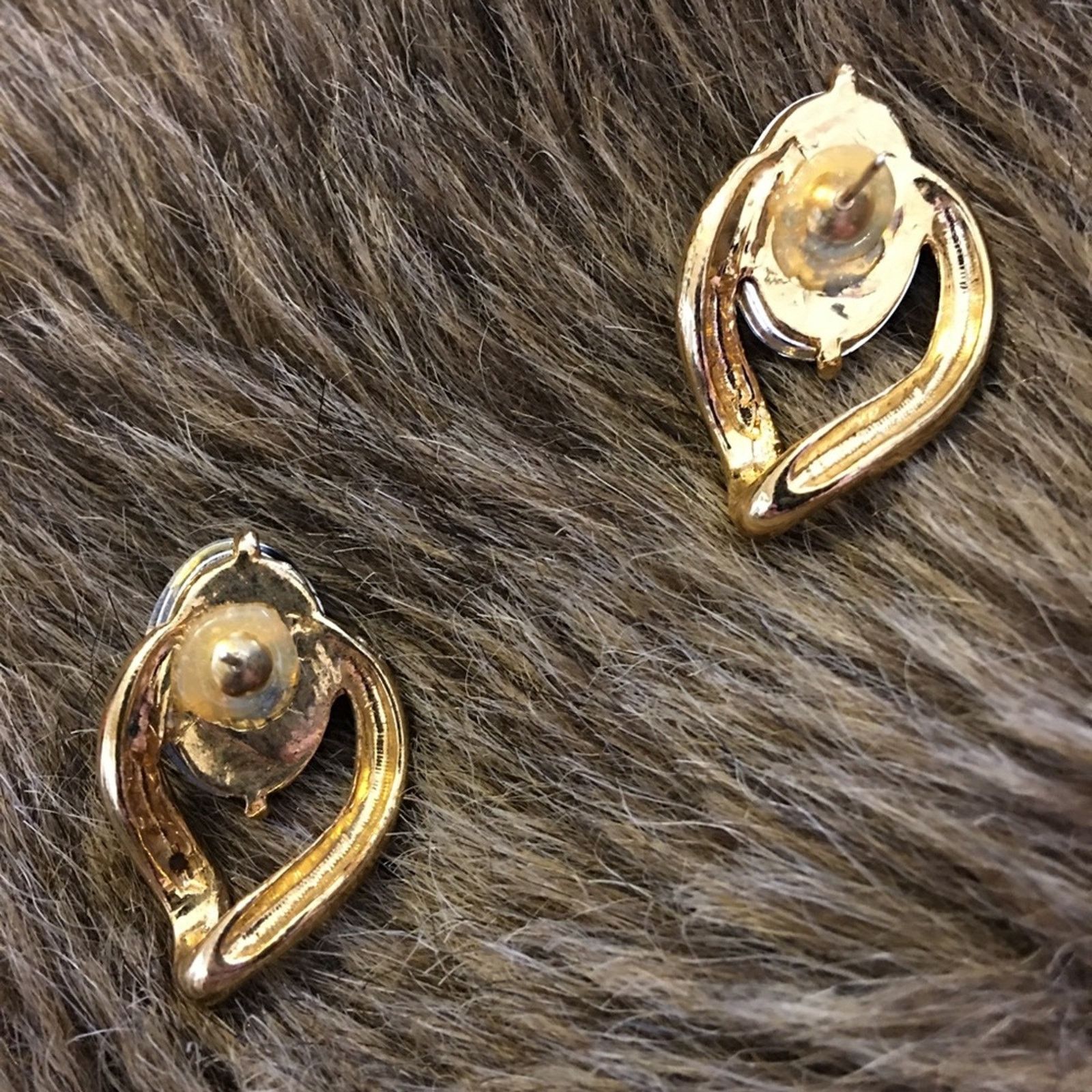 Vintage Vintage purple glass cabochon gold tone earrings Size ONE SIZE - 3 Thumbnail