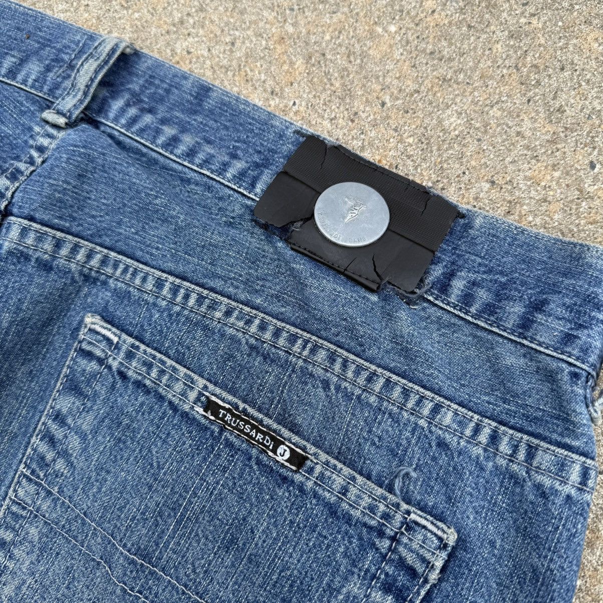 Trussardi Vintage 90’s Trussardi Distressed Faded Blue Baggy Jeans Size US 38 / EU 54 - 21 Thumbnail