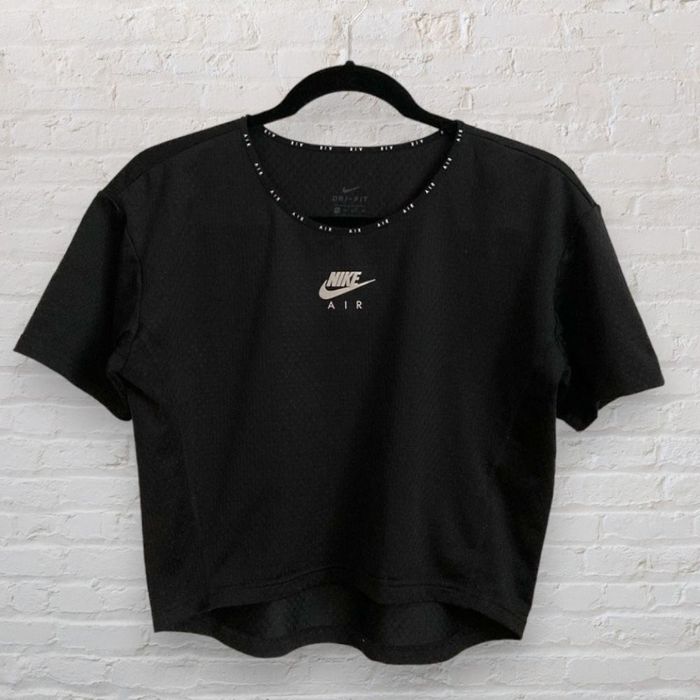 oversized nike crop top
