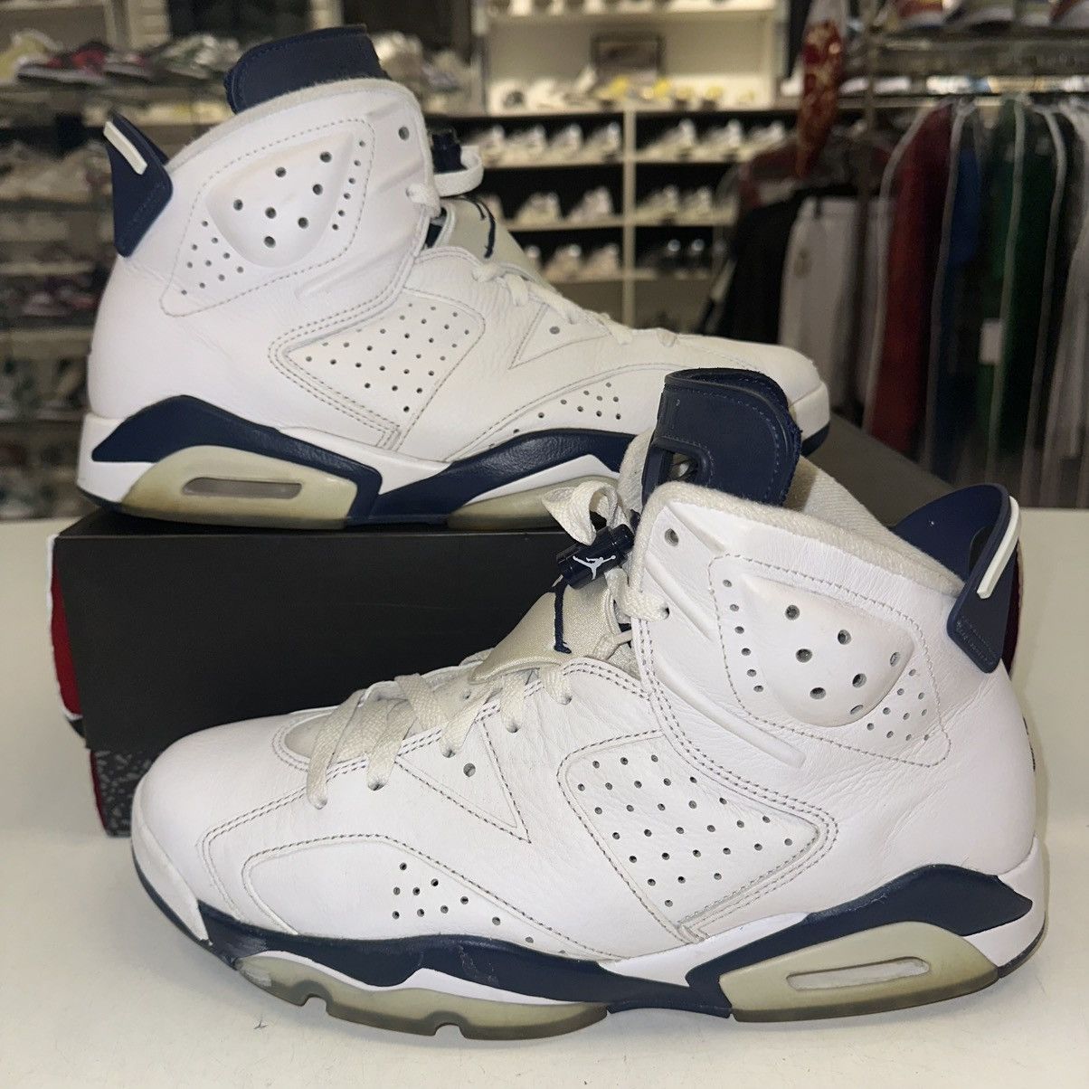 Jordan Brand Size 11 - Nike Air Jordan 6 Retro Midnight Navy CT8529-141 Size US 11 / EU 44 - 1 Thumbnail