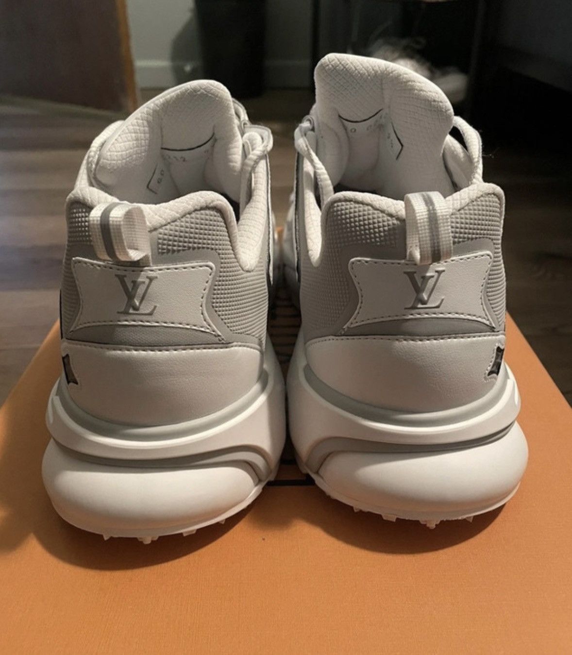 Louis Vuitton Louis Vuitton Tactic Runner White Size US 11 / EU 44 - 4 Thumbnail
