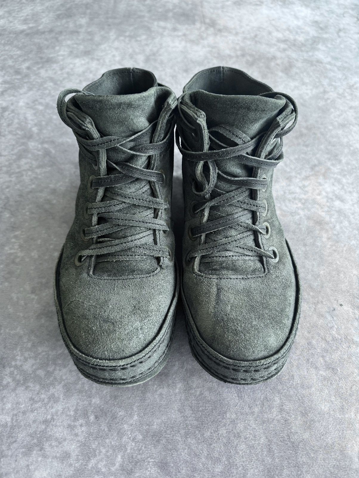 James Kearns James Kearns 6Hole Mid-Top Sneakers Size US 8 / EU 41 - 4 Thumbnail