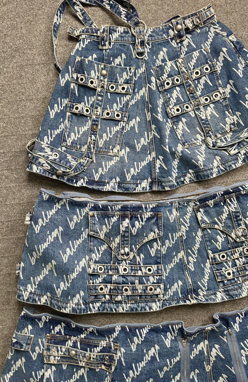 Balenciaga Balenciaga - Demna Gvasalia • Raver Script Logo Maxi Skirt • Size 26" / US 2 / IT 38 - 12 Thumbnail