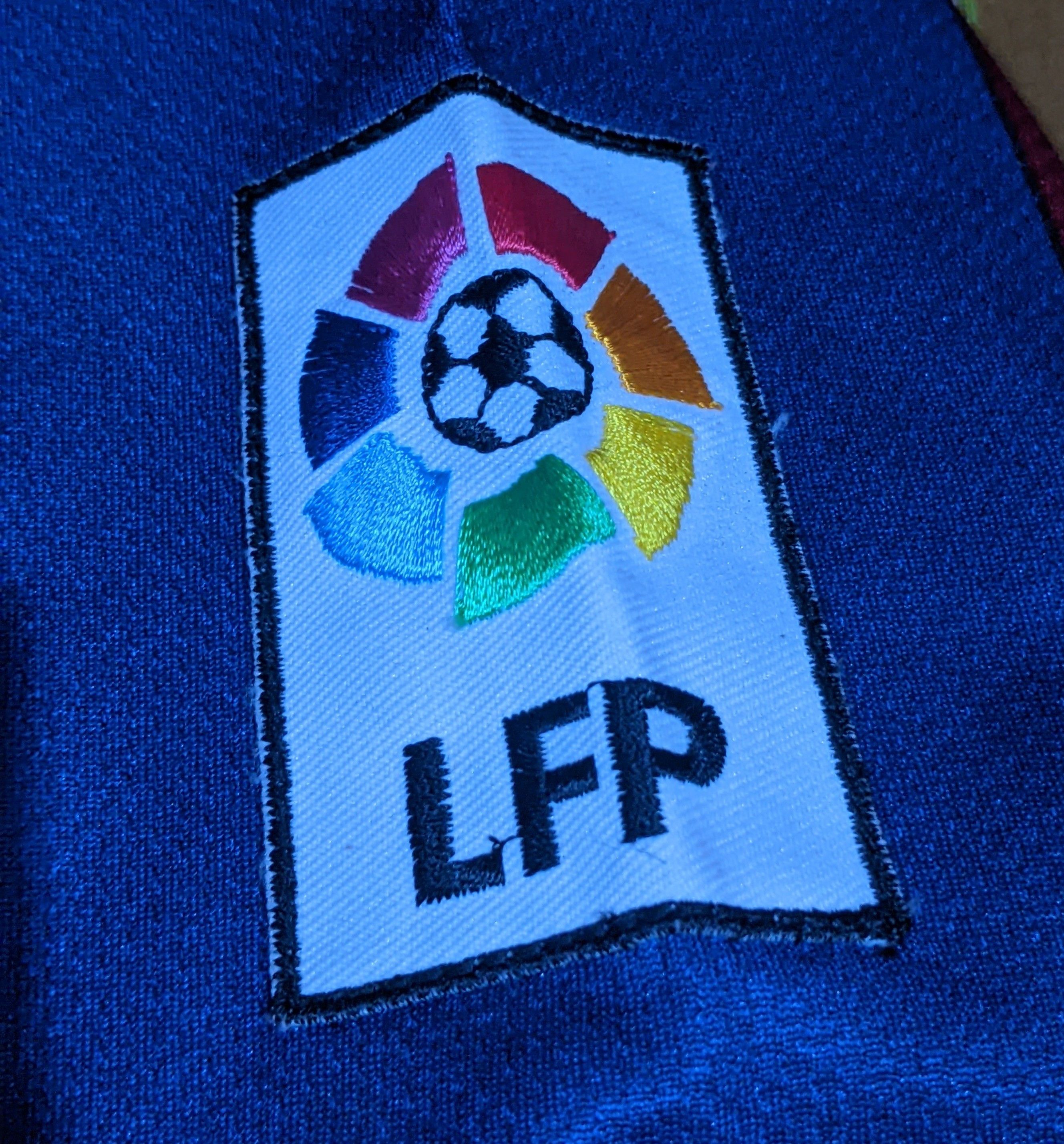 Vintage Barcelona 2007 Lionel Messi home jersey football shirt Size US M / EU 48-50 / 2 - 9 Thumbnail