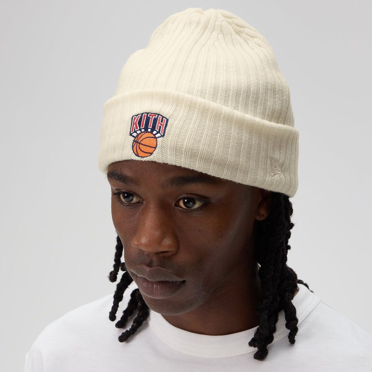 Kith × New Era Kith & New Era for the New York Knicks Knit Beanie Sandrift Size ONE SIZE - 2 Thumbnail