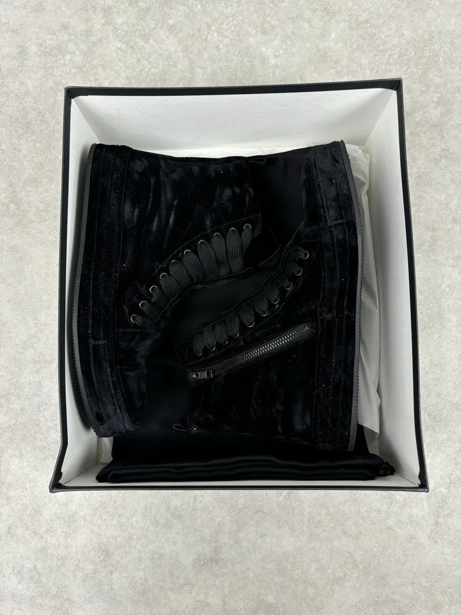 Ann Demeulemeester Ann Demeulemeester Black Velvet High-Top Sneakers Size US 7 / EU 40 - 17 Thumbnail