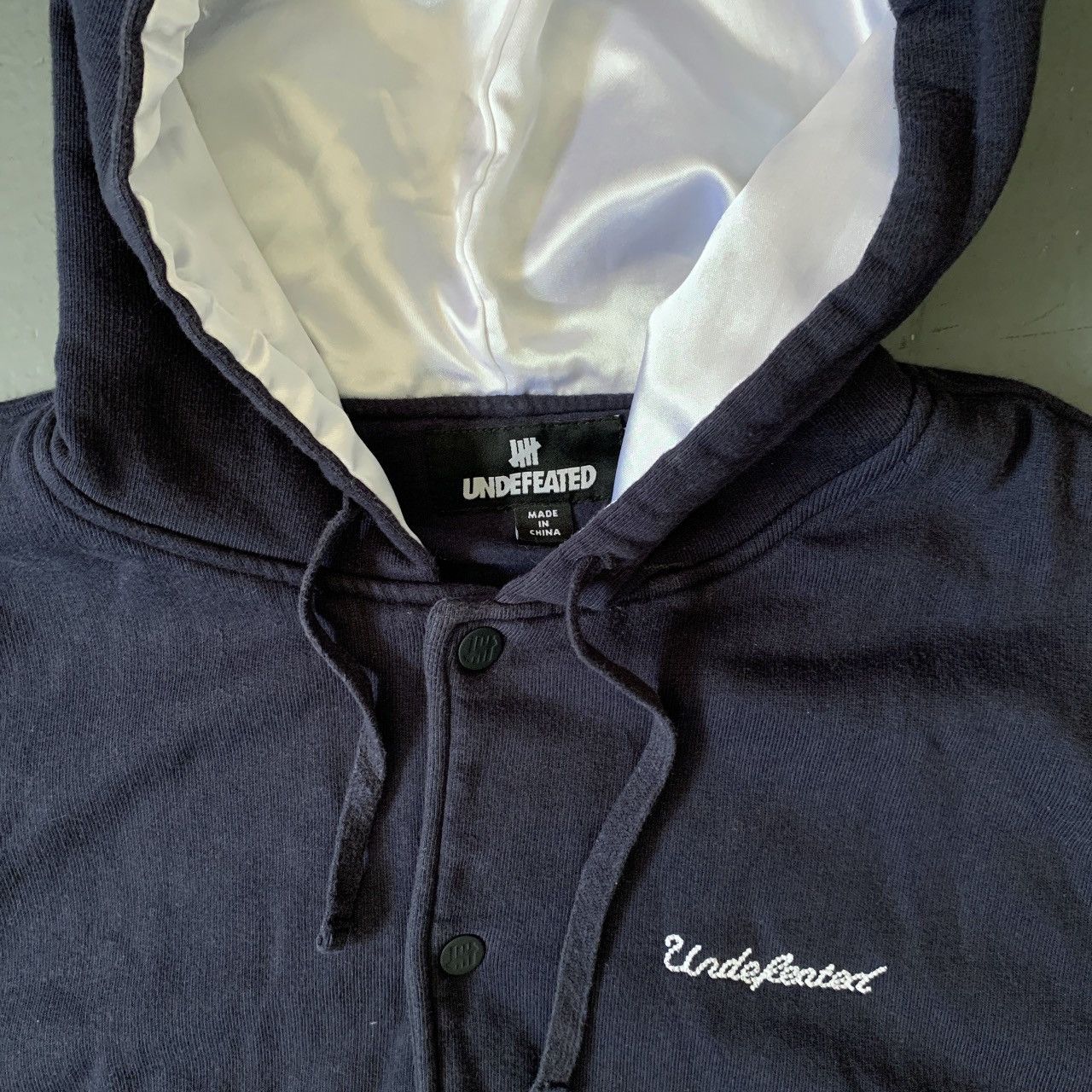 Undefeated RARE Undefeated Embroidered silk-lined hoodie jacket size L Size US L / EU 52-54 / 3 - 5 Thumbnail