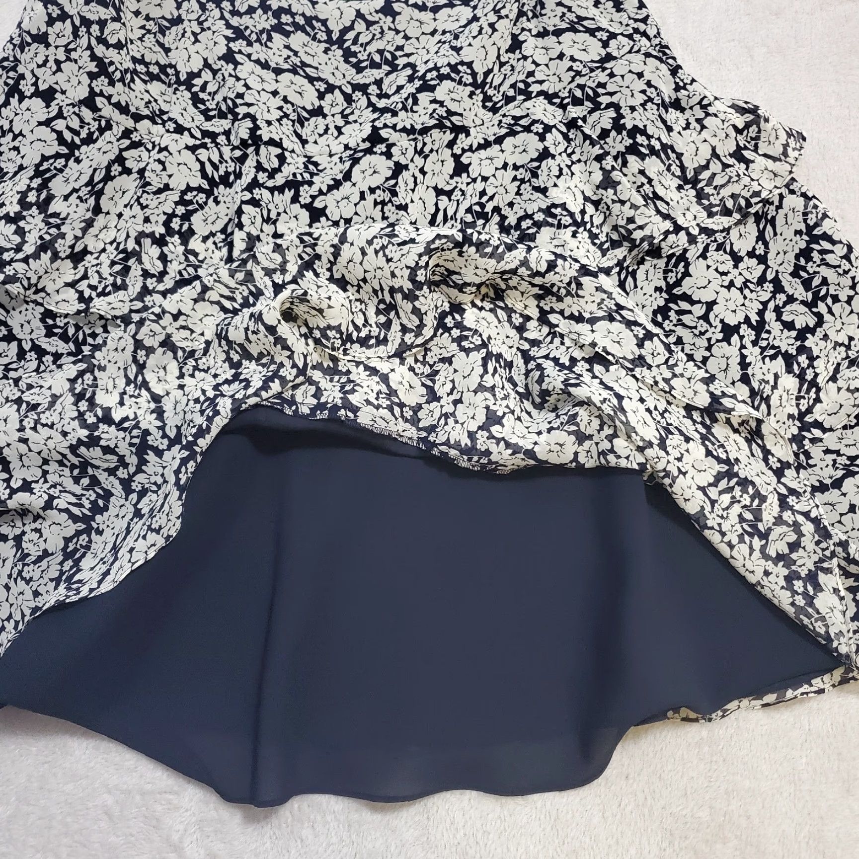 Ralph Lauren Lauren Ralph Lauren Skirt 14P Navy Taupe Floral 100% Silk Tiered Knee Length Skirt Size 36" / US 14 / IT 50 - 5 Thumbnail