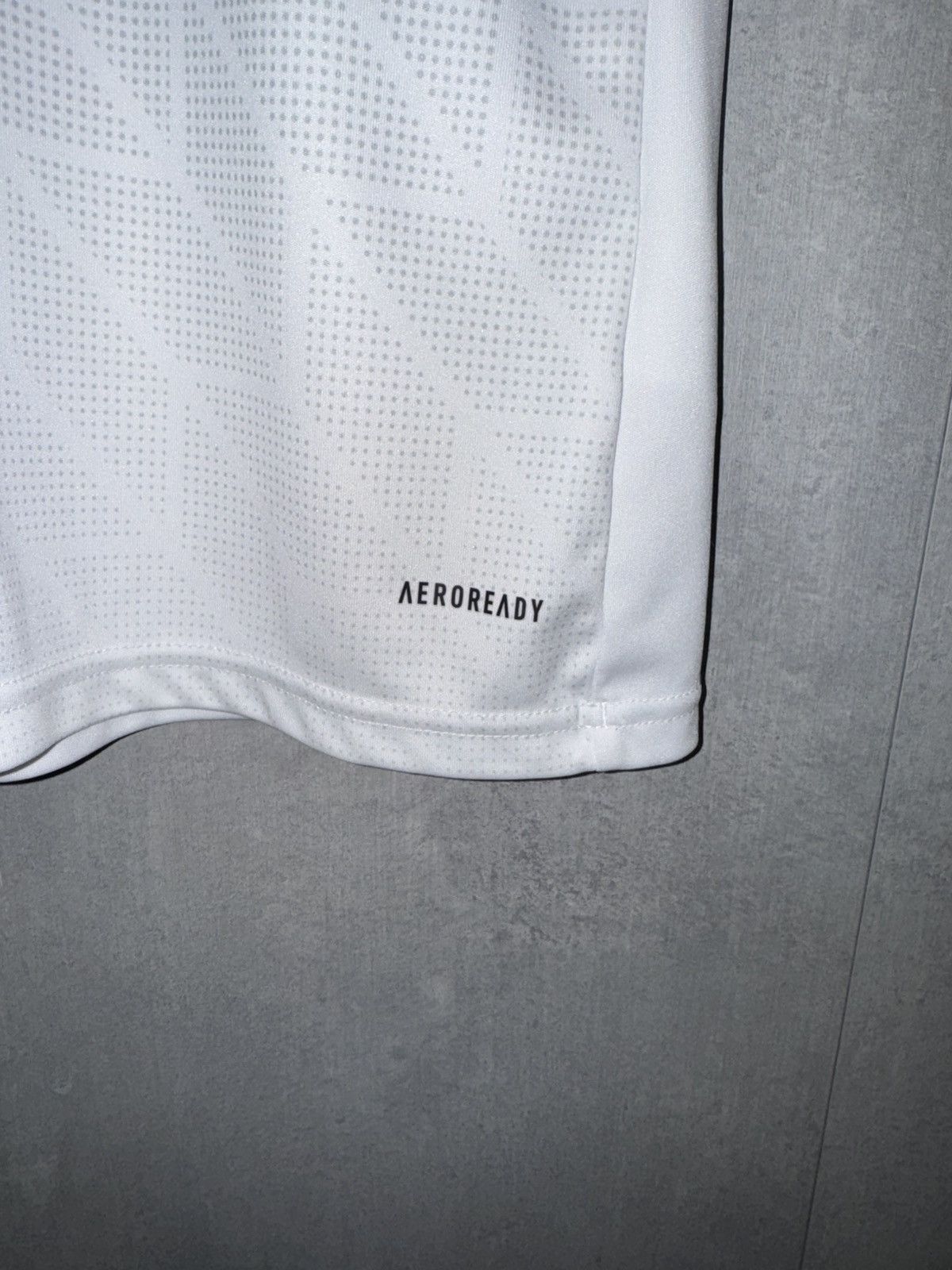 Adidas Men’s Adidas White Geometric Pattern Training Jersey Size US M / EU 48-50 / 2 - 4 Thumbnail