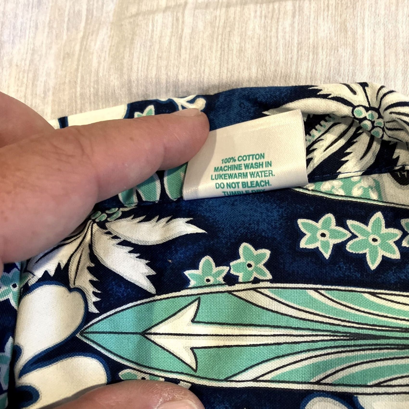 Vintage Jade Fashions - Hawaiian Shirt - Blue White Green Surf Floral - XL - Short Sleeve - Button-Up - Men - Floral Short Sleeve Shirt Size US XL / EU 56 / 4 - 5 Thumbnail