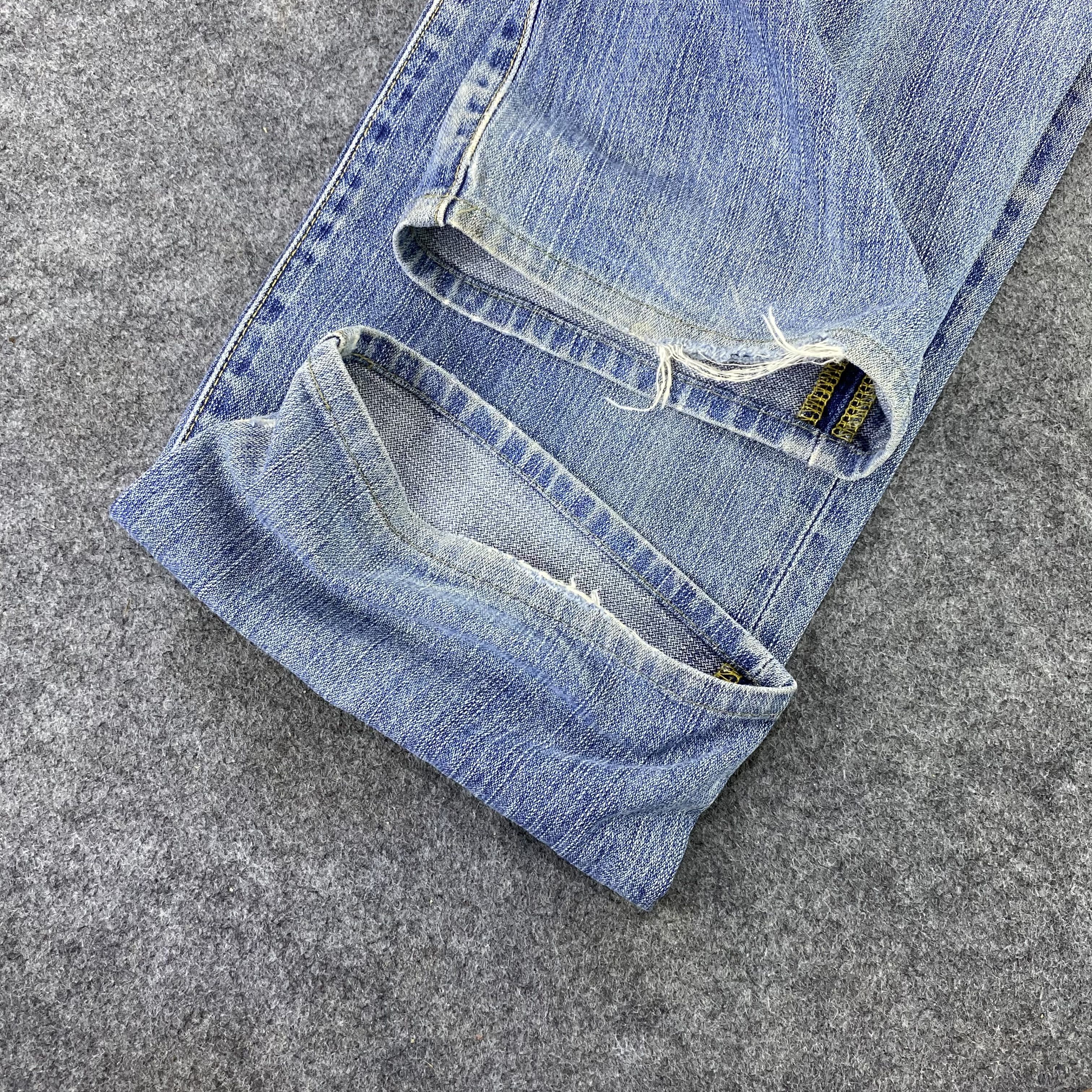 Vintage × Wrangler Vintage Wrangler Distress Blube Wash Jeans - J1149 Size US 35 - 16 Thumbnail