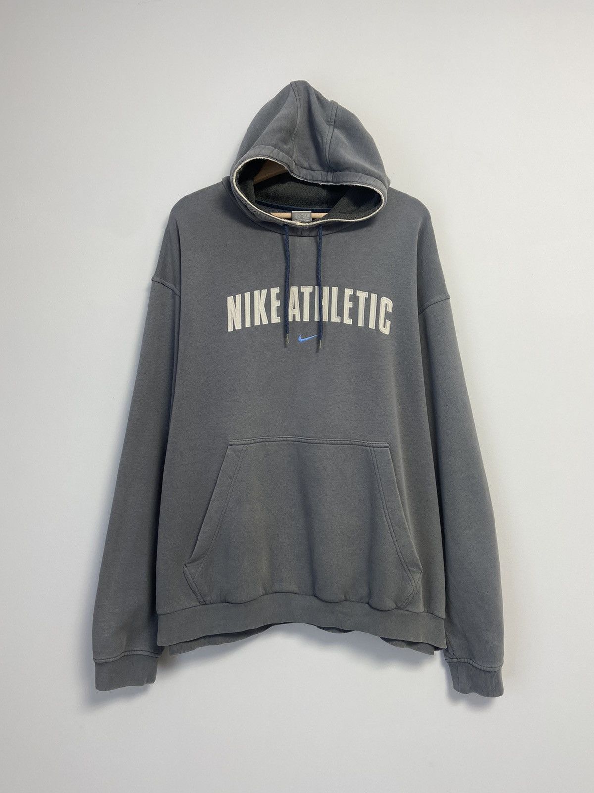 Vintage Vintage Nike hoodie big logo distressed size XL Size US XL / EU 56 / 4 - 1 Thumbnail