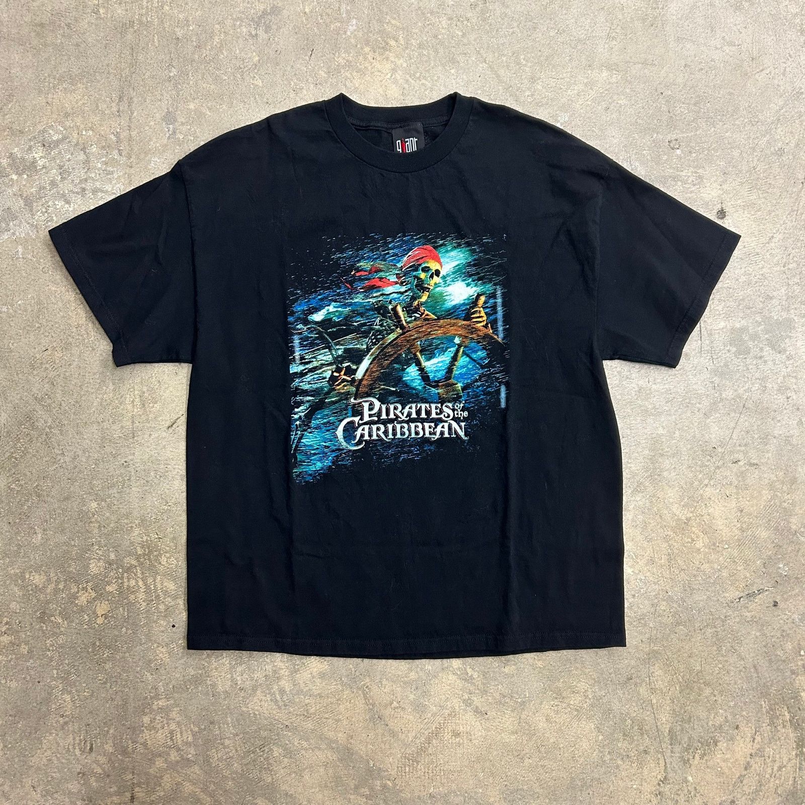 Disney Vintage Pirates of the Caribbean Tee Size US XL / EU 56 / 4 - 1 Thumbnail