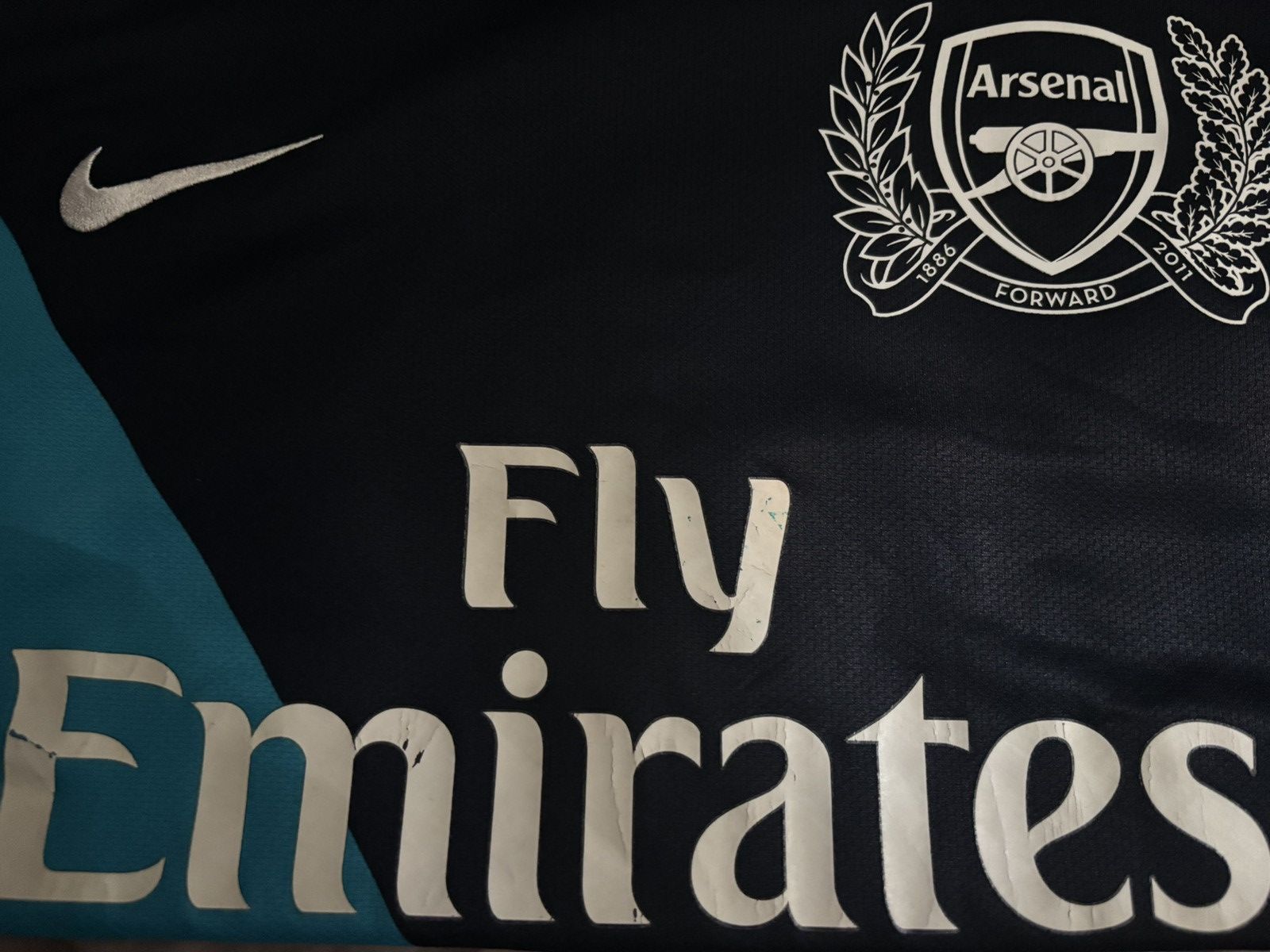 Nike Arsenal 2011/12 Away Jersey Size US XL / EU 56 / 4 - 6 Thumbnail