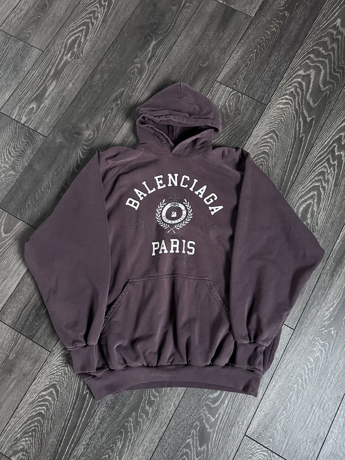 Balenciaga balenciaga paris 1917 college logo oversized hoodie 