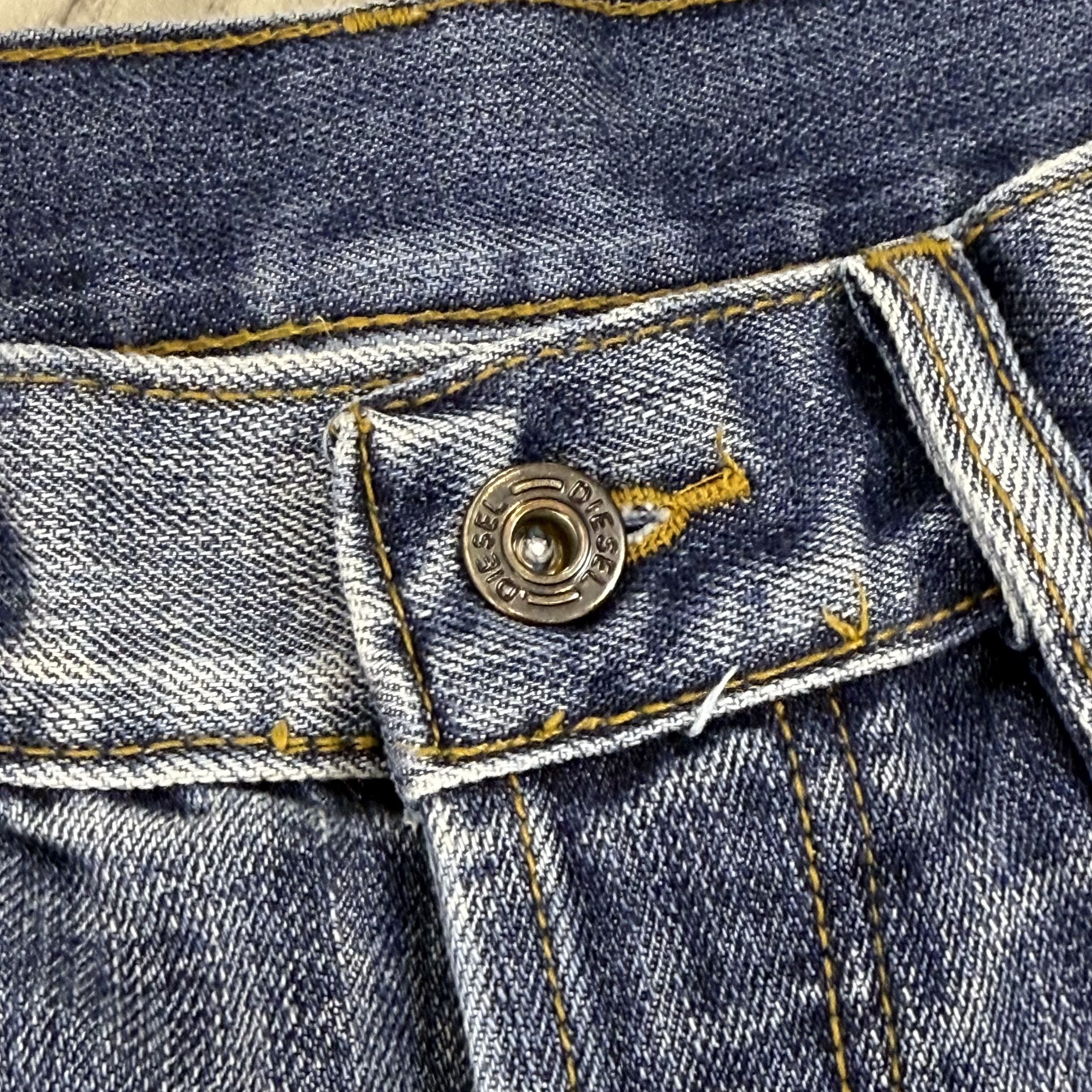 Diesel Vintage Diesel Y2K Rare Blue Denim Straight Jeans 32 Size US 32 / EU 48 - 13 Thumbnail