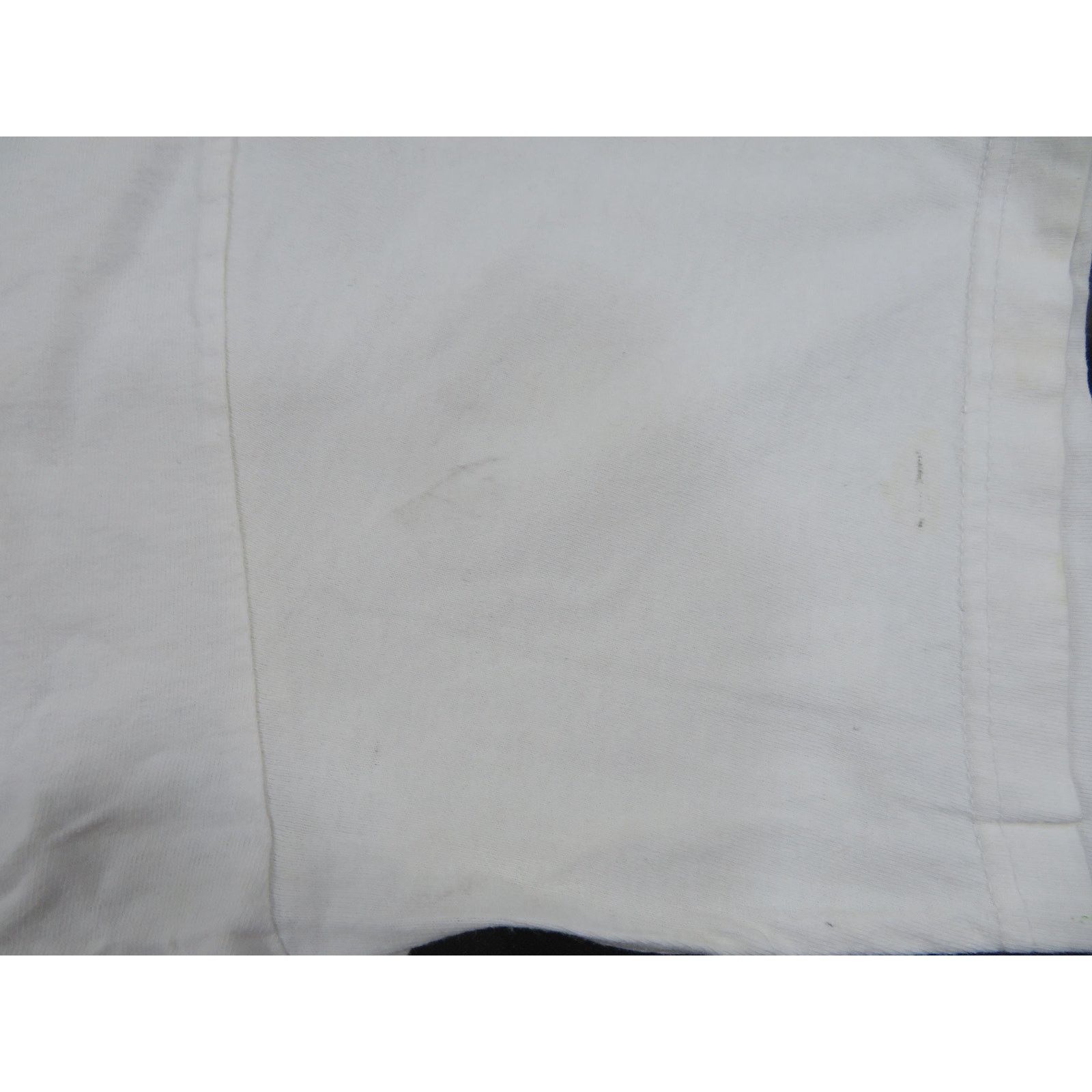 Guess Guess USA 81 White T-Shirt Sz L 1990s Size US L / EU 52-54 / 3 - 6 Thumbnail