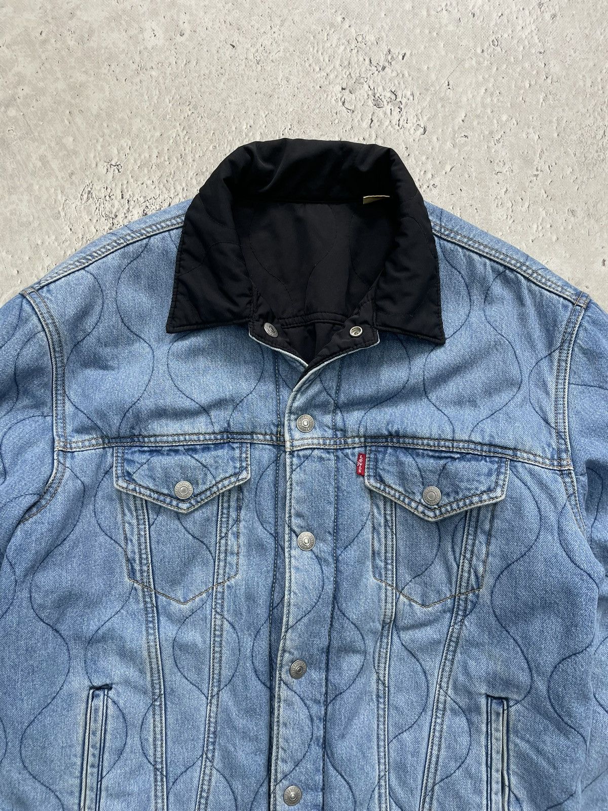 Levi's Rare Levis reversible Mickey mouse denim jacket Size US M / EU 48-50 / 2 - 3 Thumbnail
