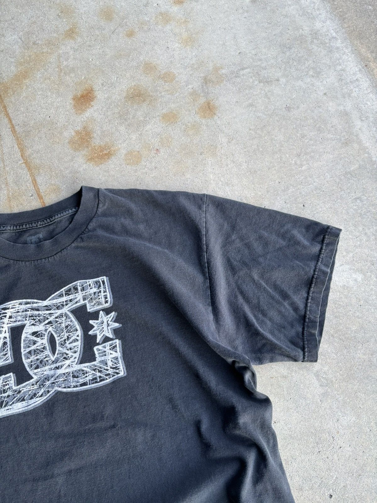 DC Vintage Y2K DC Shoes Boxy Skate Black Essential Logo Tee Size US L / EU 52-54 / 3 - 4 Thumbnail
