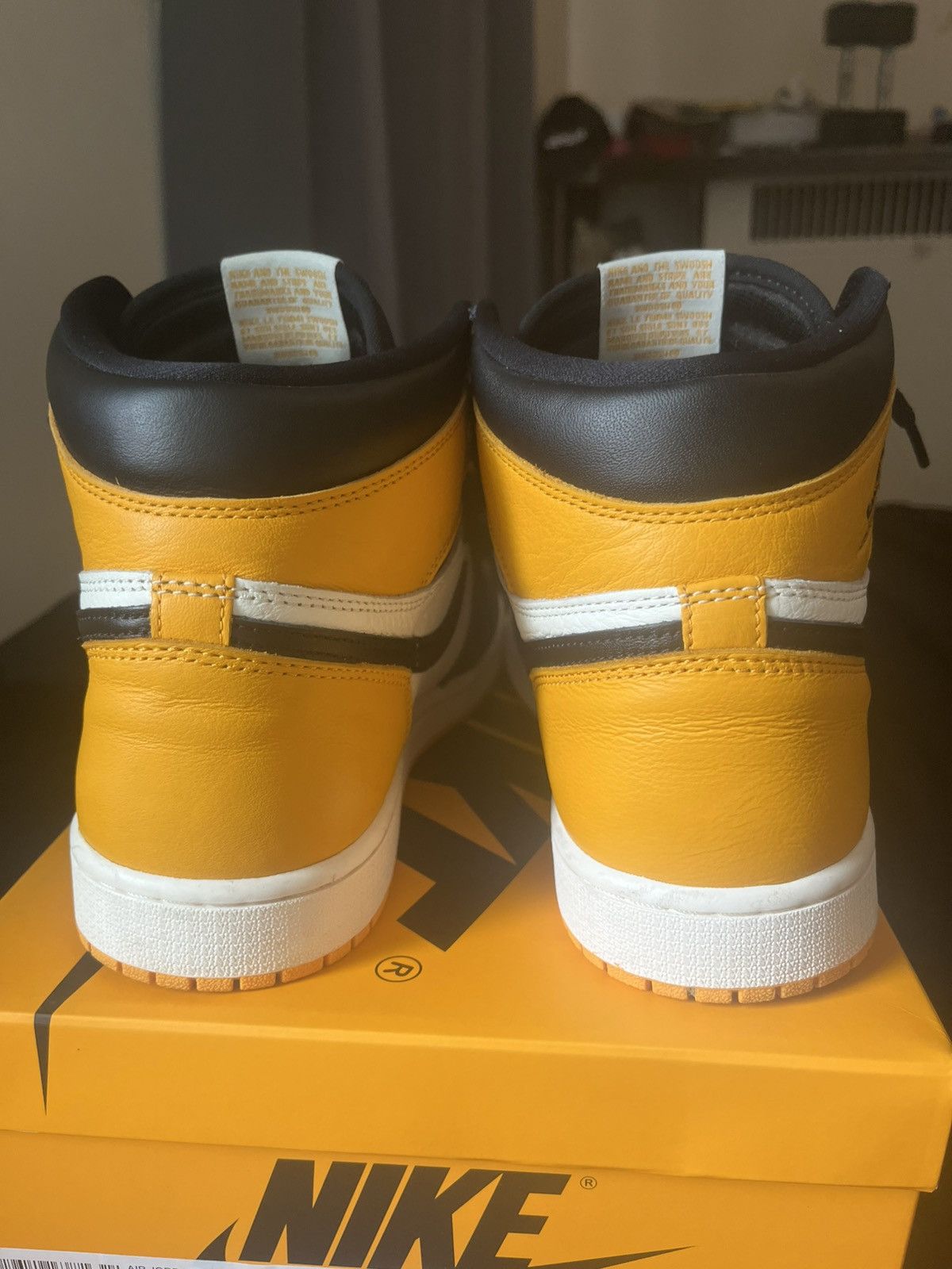 Jordan Brand Jordan 1 Retro Mid “Taxi” Size US 11 / EU 44 - 5 Thumbnail