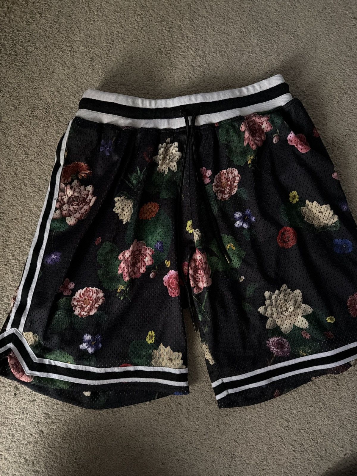 John Elliott John Elliott Floral Game Shorts size 2/Medium Size US 32 / EU 48 - 1 Thumbnail