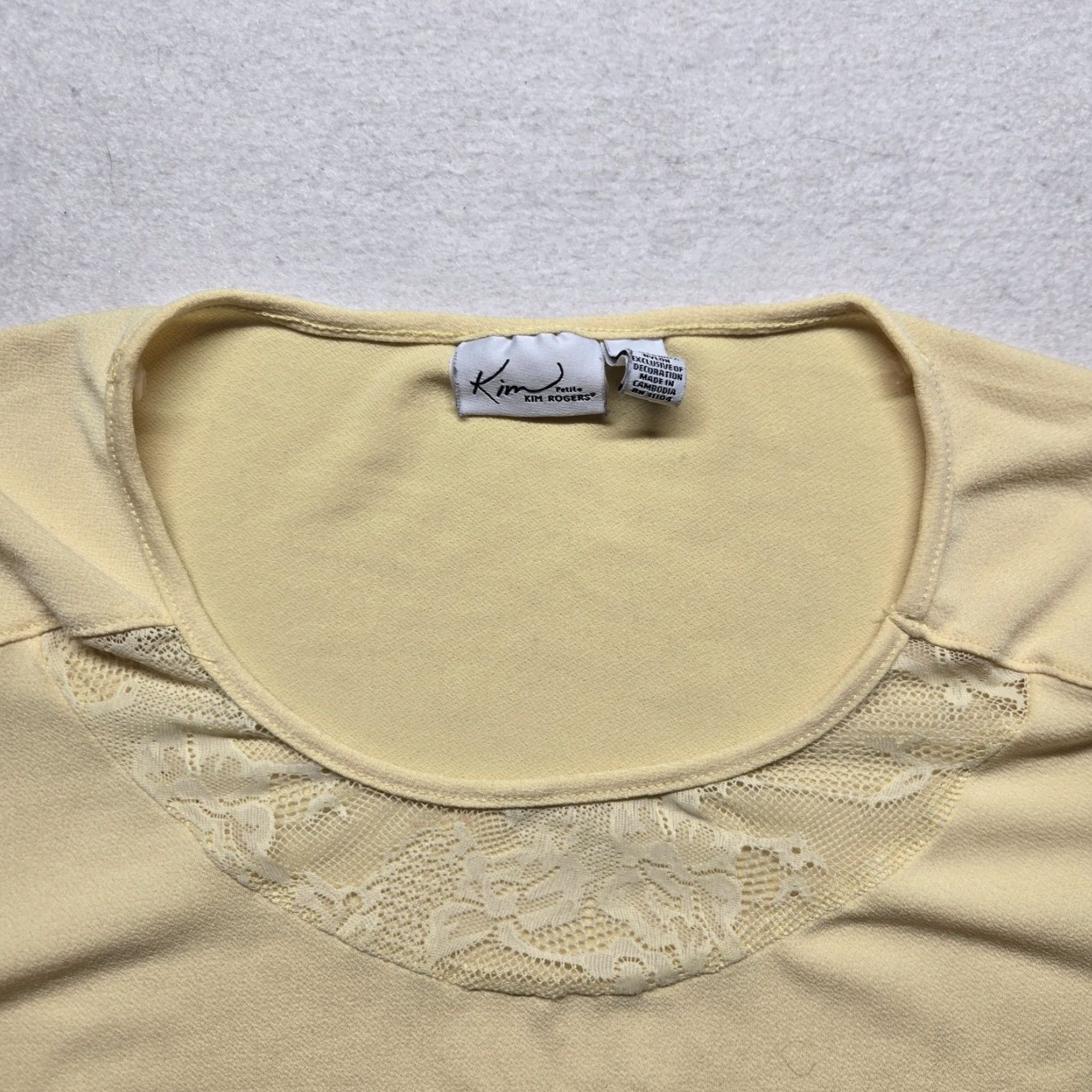 Vintage VINTAGE Kim Rogers Shirt Women Short Sleeve Casual T-Shirt Yellow 90s Fall Crossword Size L / US 10 / IT 46 - 2 Thumbnail