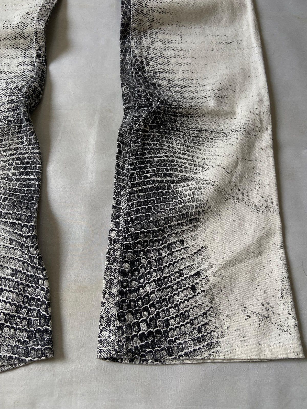 Roberto Cavalli Roberto Cavalli Python Snake Print Jeans Flared Size 25" / US 0 / IT 36 - 6 Thumbnail