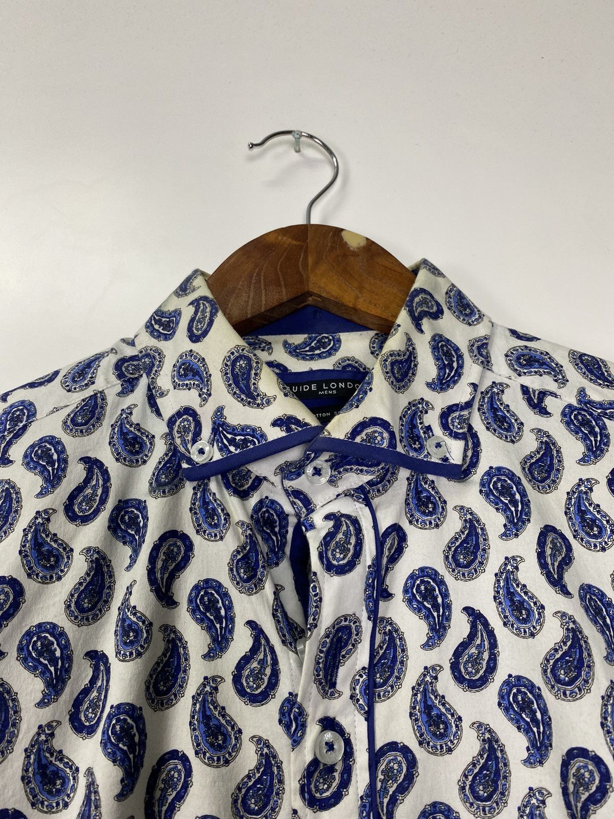 Guide Series × Japanese Brand Guide London button up Size US M / EU 48-50 / 2 - 6 Thumbnail