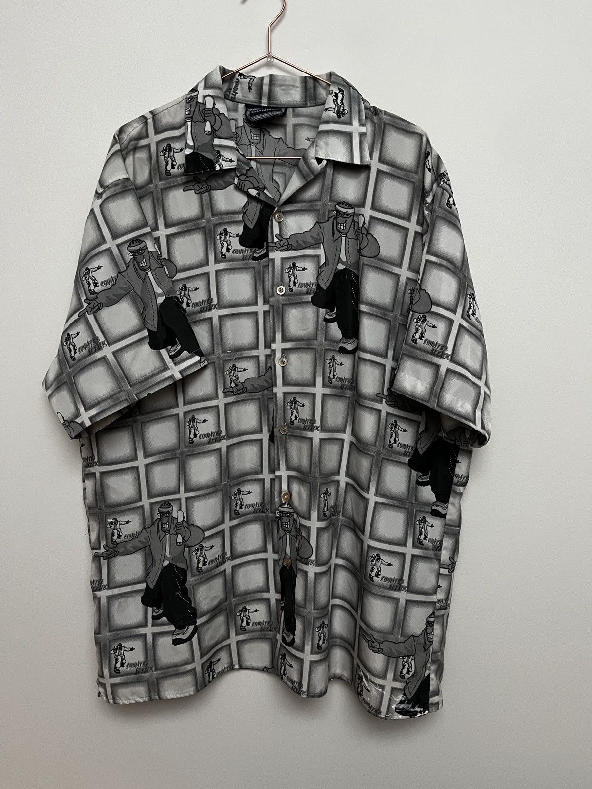 Vintage Vintage 90s Streetwear Baggy Skater Shirt (unisex) Size US L / EU 52-54 / 3 - 1 Thumbnail