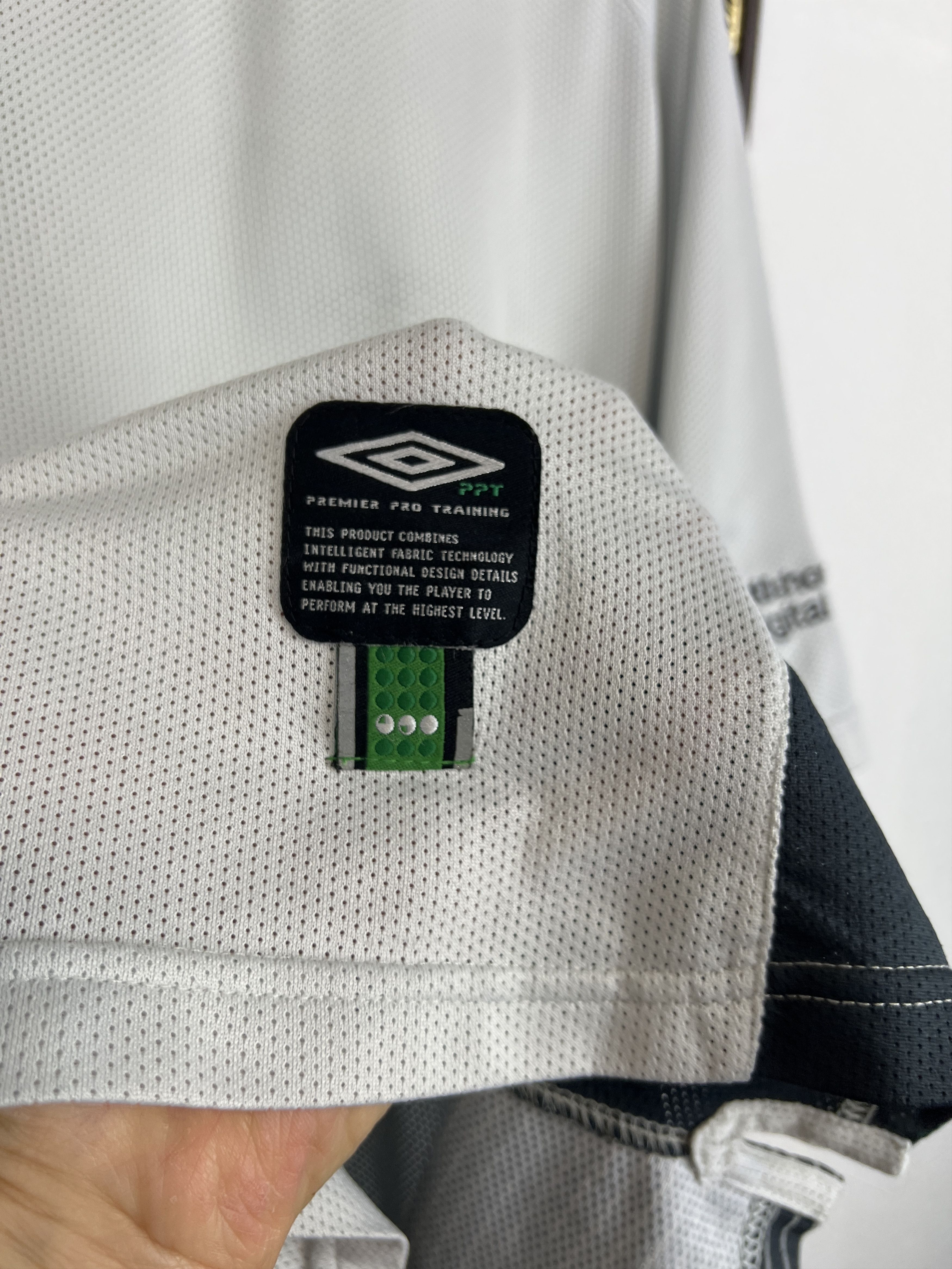 Umbro Vintage Celtic Football Train Polo Soccer Jersey Trikot Size US L / EU 52-54 / 3 - 10 Thumbnail