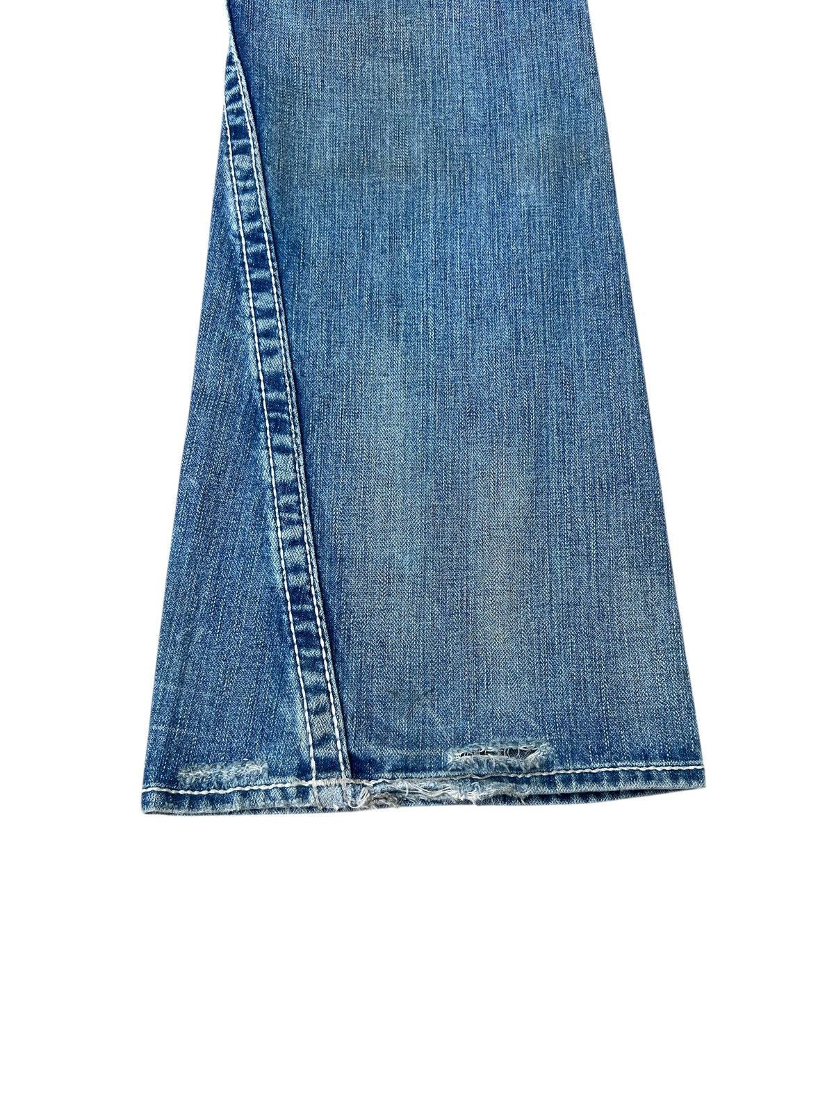 True Religion VTG Y2K True Religion Joey Big T Distress Denim Flare Jeans Size US 30 / EU 46 - 21 Thumbnail