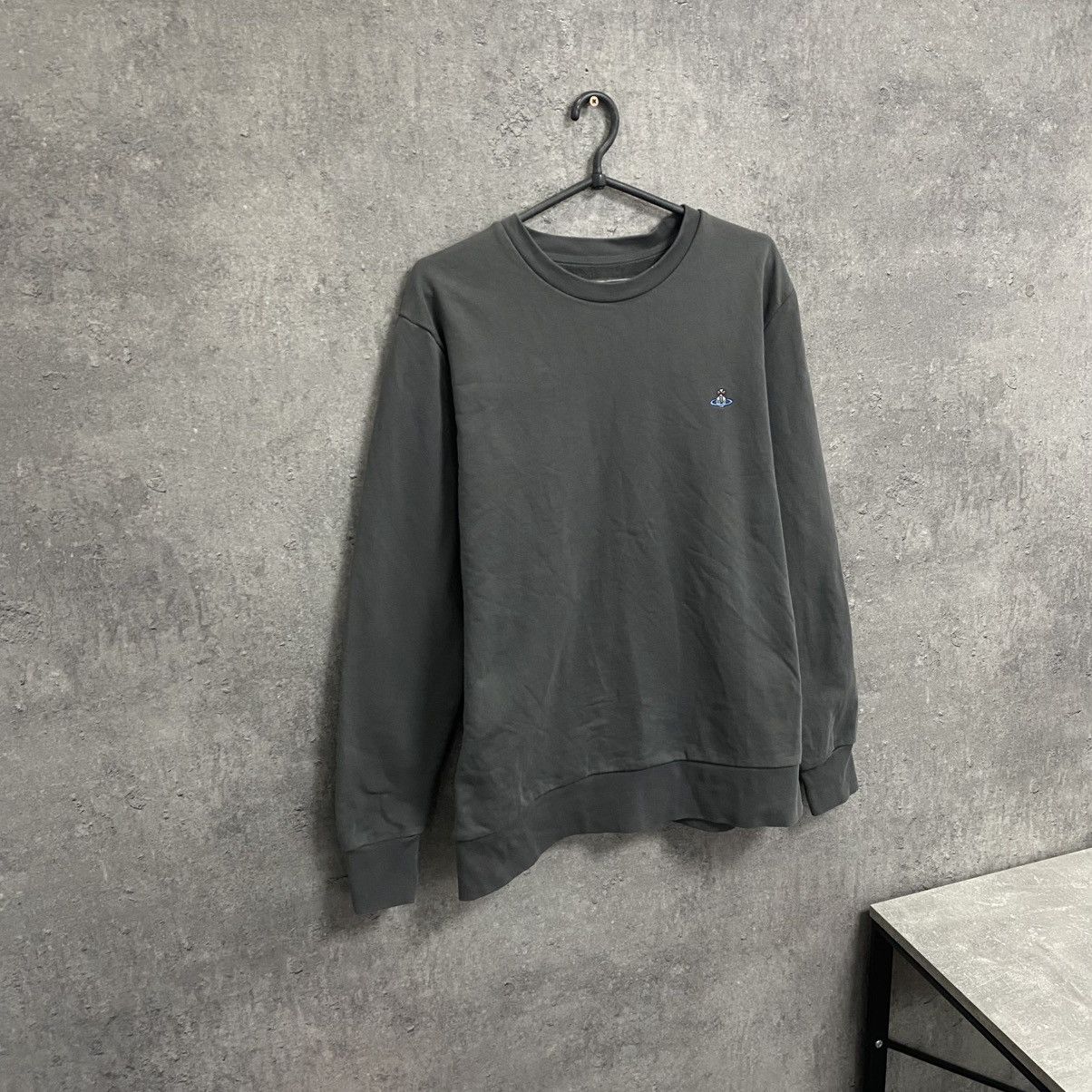 Vivienne Westwood Vintage Vivienne Westwood Sweatshirt Orb Logo Basic Pullover Size US M / EU 48-50 / 2 - 3 Thumbnail