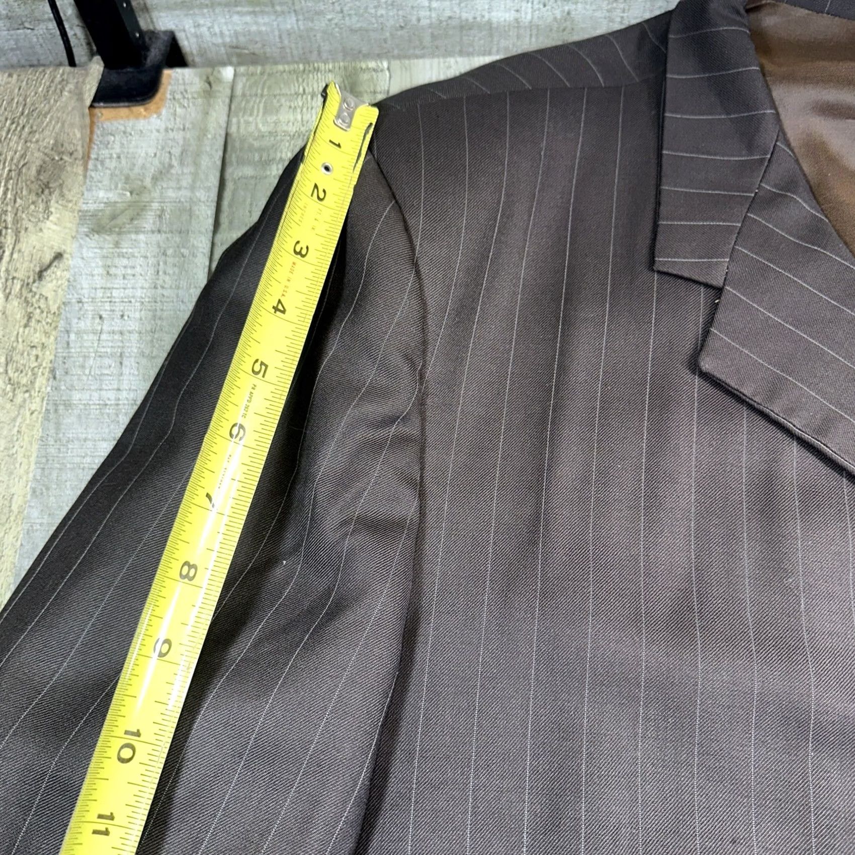 Vintage Phenomenal Design Men’s Suit Jacket Brown Pinstripe 5-Button Long 48 Big & Tall Club 2 Piece Mens Size 48R - 3 Thumbnail