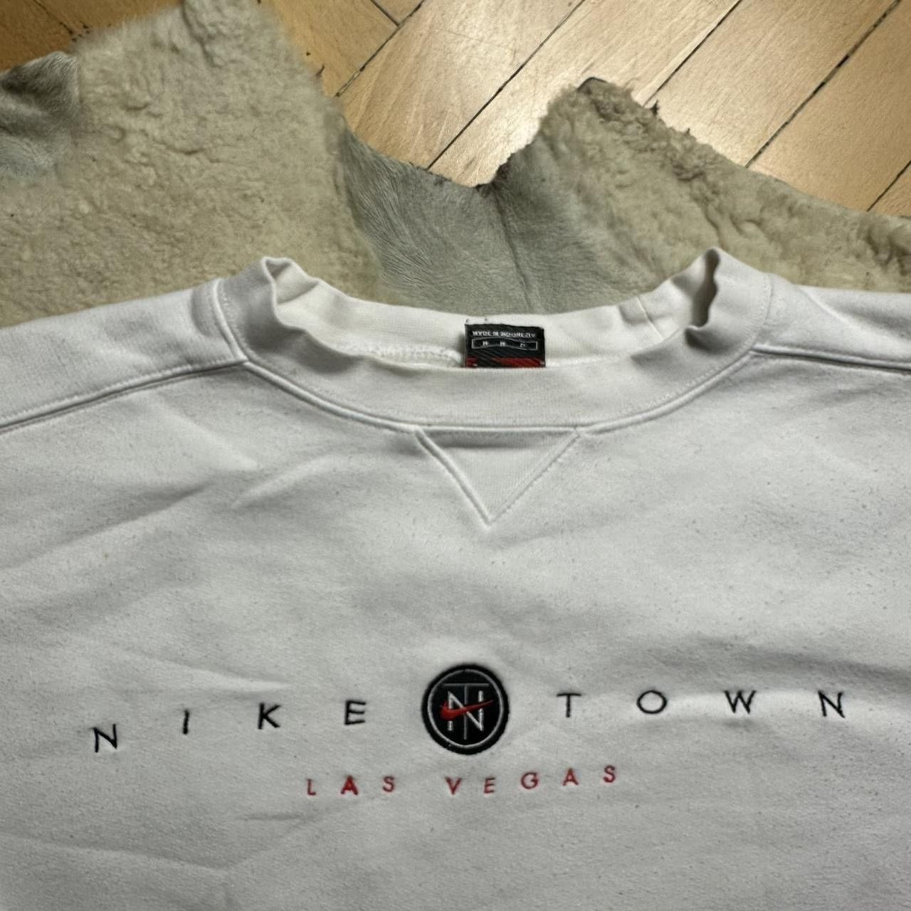 Nike × Vintage Vintage 90s Nike Town Las Vegas sweatshirt Size US M / EU 48-50 / 2 - 2 Thumbnail