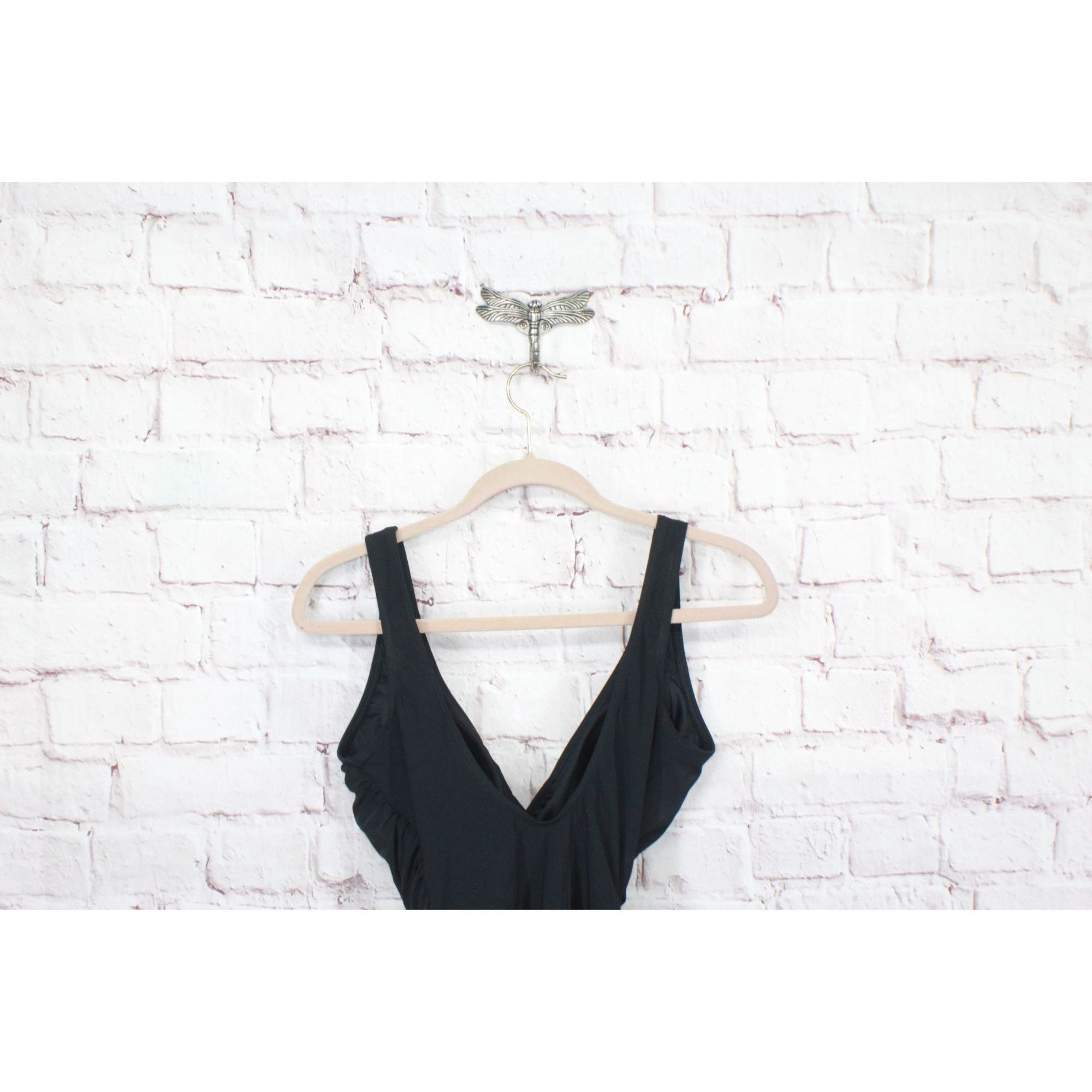 L.L. Bean LL Bean Women's Shaping Swimwear Tanksuit Black Size 8 Size M / US 6-8 / IT 42-44 - 4 Thumbnail