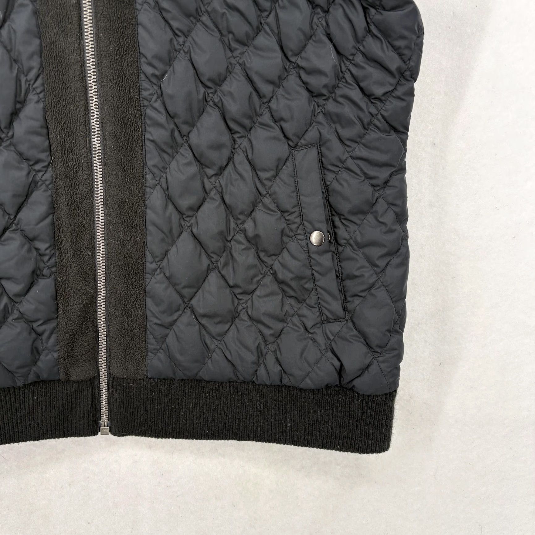Eddie Bauer Eddie Bauer Vest Womens Large Black Goose Down Puffer Quilted Hood Fur Trim Zipper Size L / US 10 / IT 46 - 3 Thumbnail