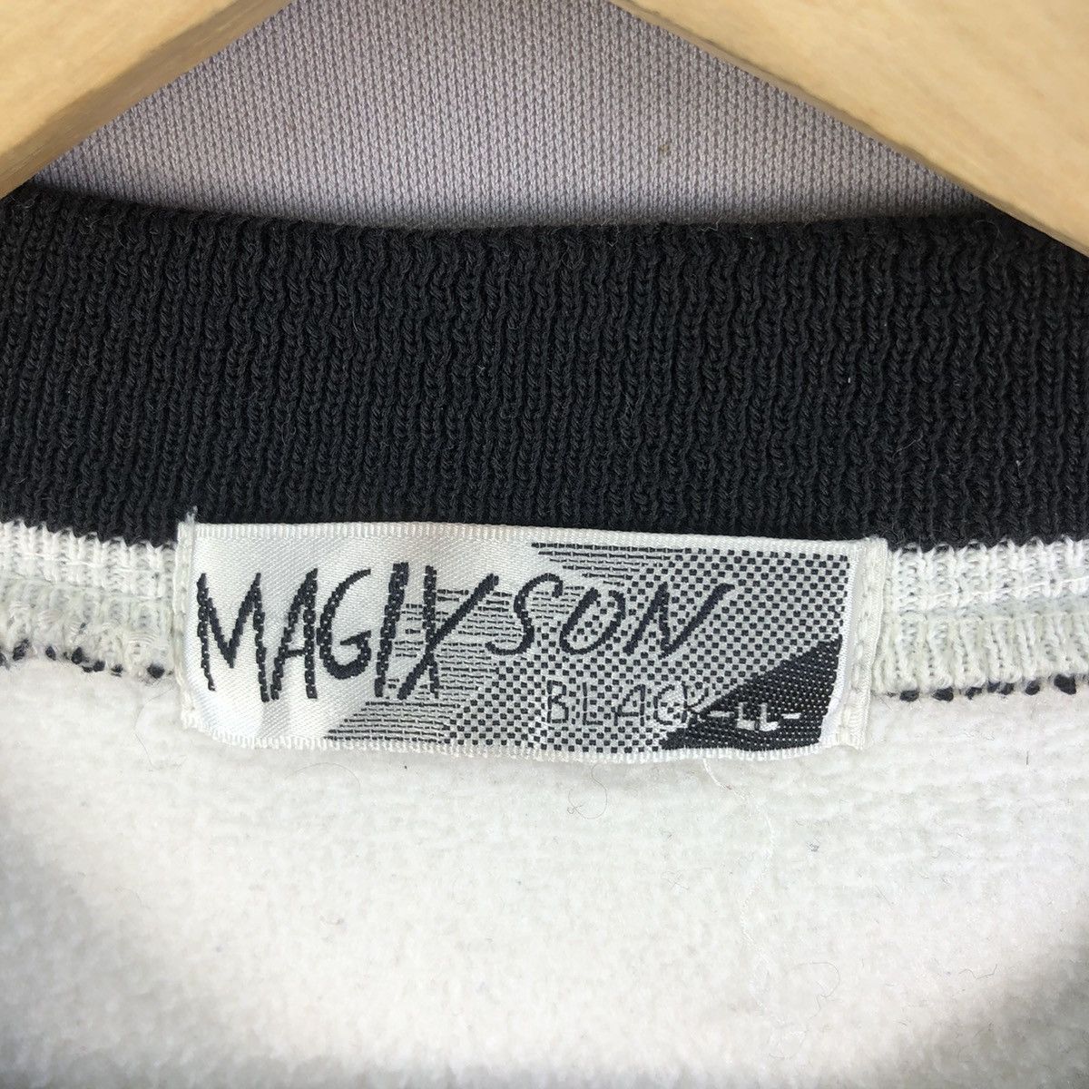 Japanese Brand Vintage 2000s Magic Son Black Monotone Sweater Size US L / EU 52-54 / 3 - 12 Thumbnail