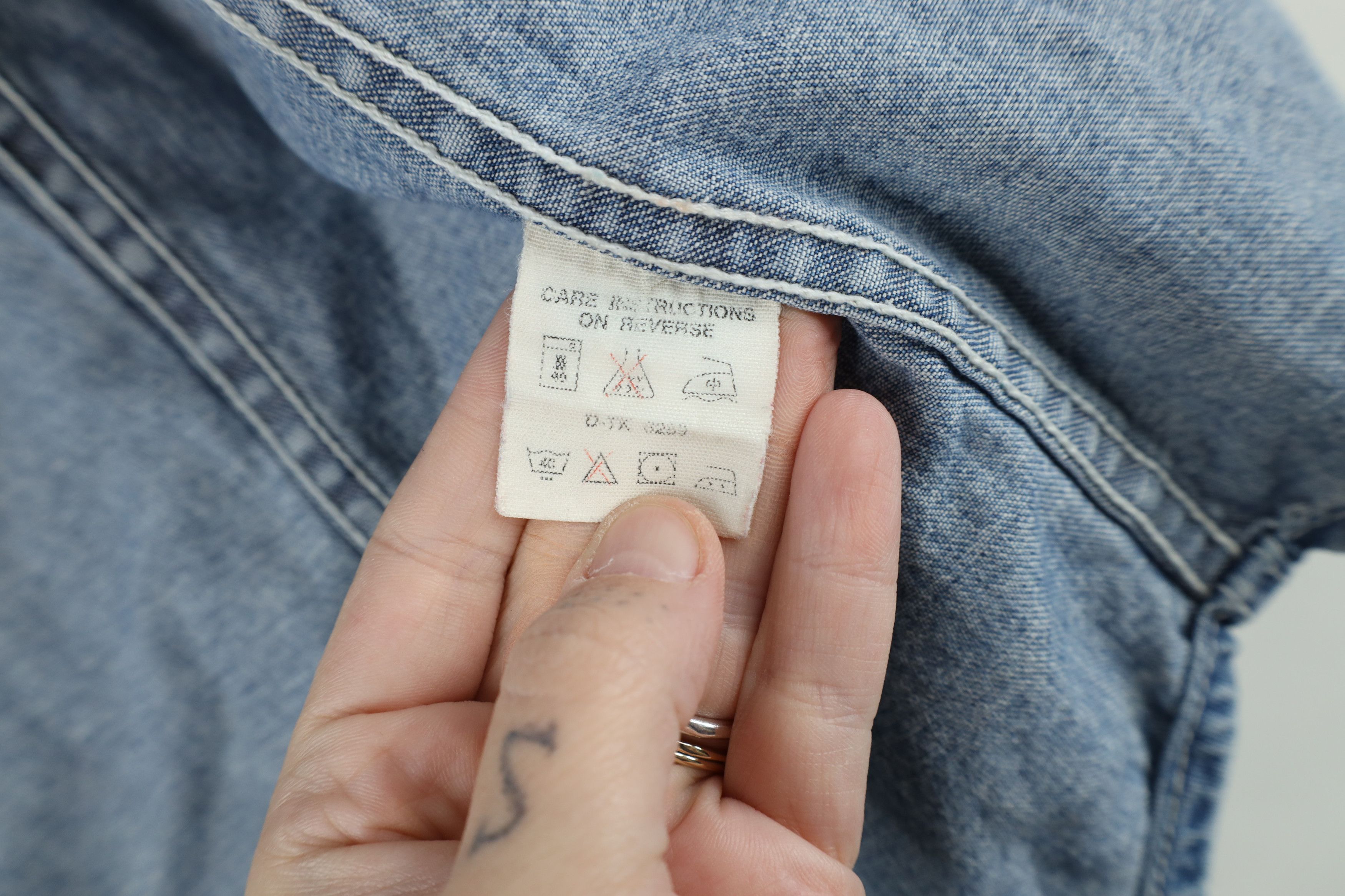 DKNY Vintage 90s DKNY Sleeveless Western Denim Jean Button Shirt Size S / US 4 / IT 40 - 10 Thumbnail